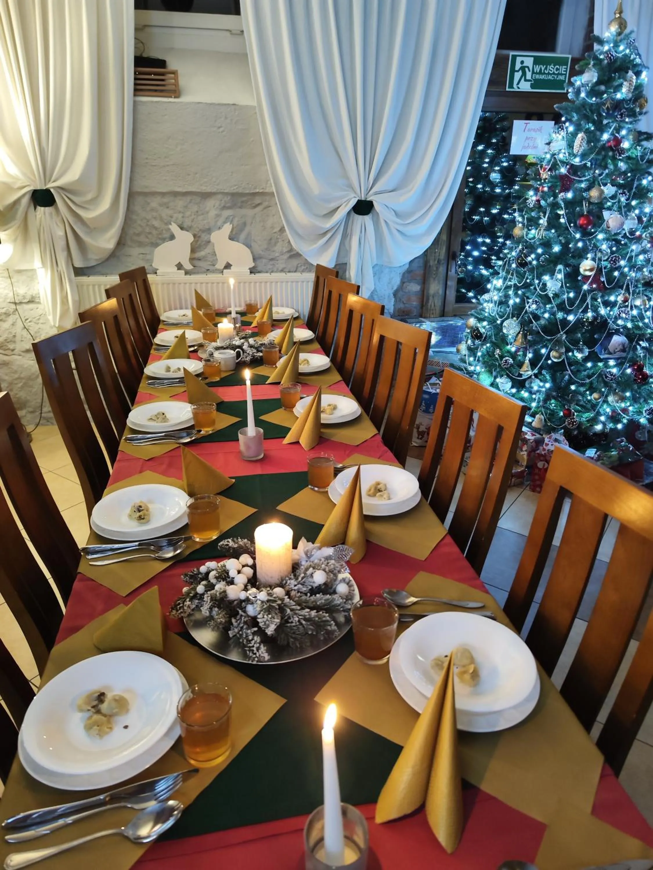 Food and drinks in Harmont Montis- dawna Zającówka- IDEALNA lokalizacja - leśna enklawa w centrum miasta! Sauna, masaże, zabiegi spa!