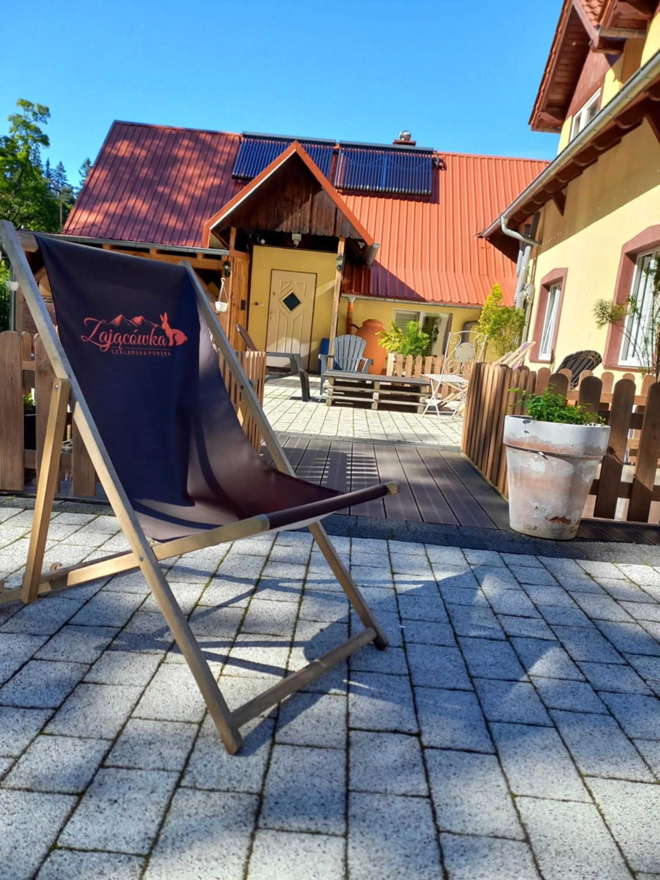 Balcony/Terrace in Harmont Montis- dawna Zającówka- IDEALNA lokalizacja - leśna enklawa w centrum miasta! Sauna, masaże, zabiegi spa!