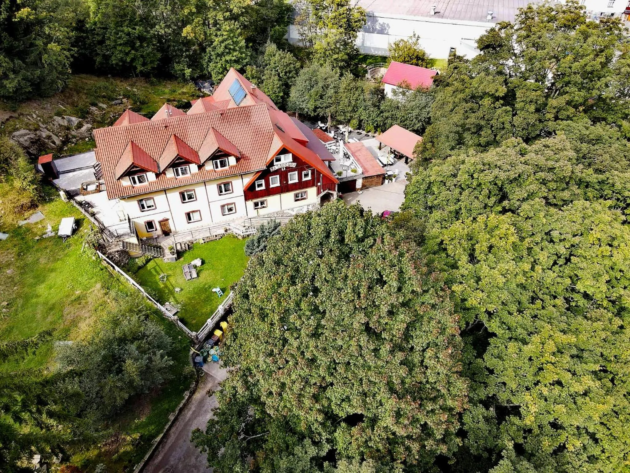 Property building in Harmont Montis- dawna Zającówka- IDEALNA lokalizacja - leśna enklawa w centrum miasta! Sauna, masaże, zabiegi spa!
