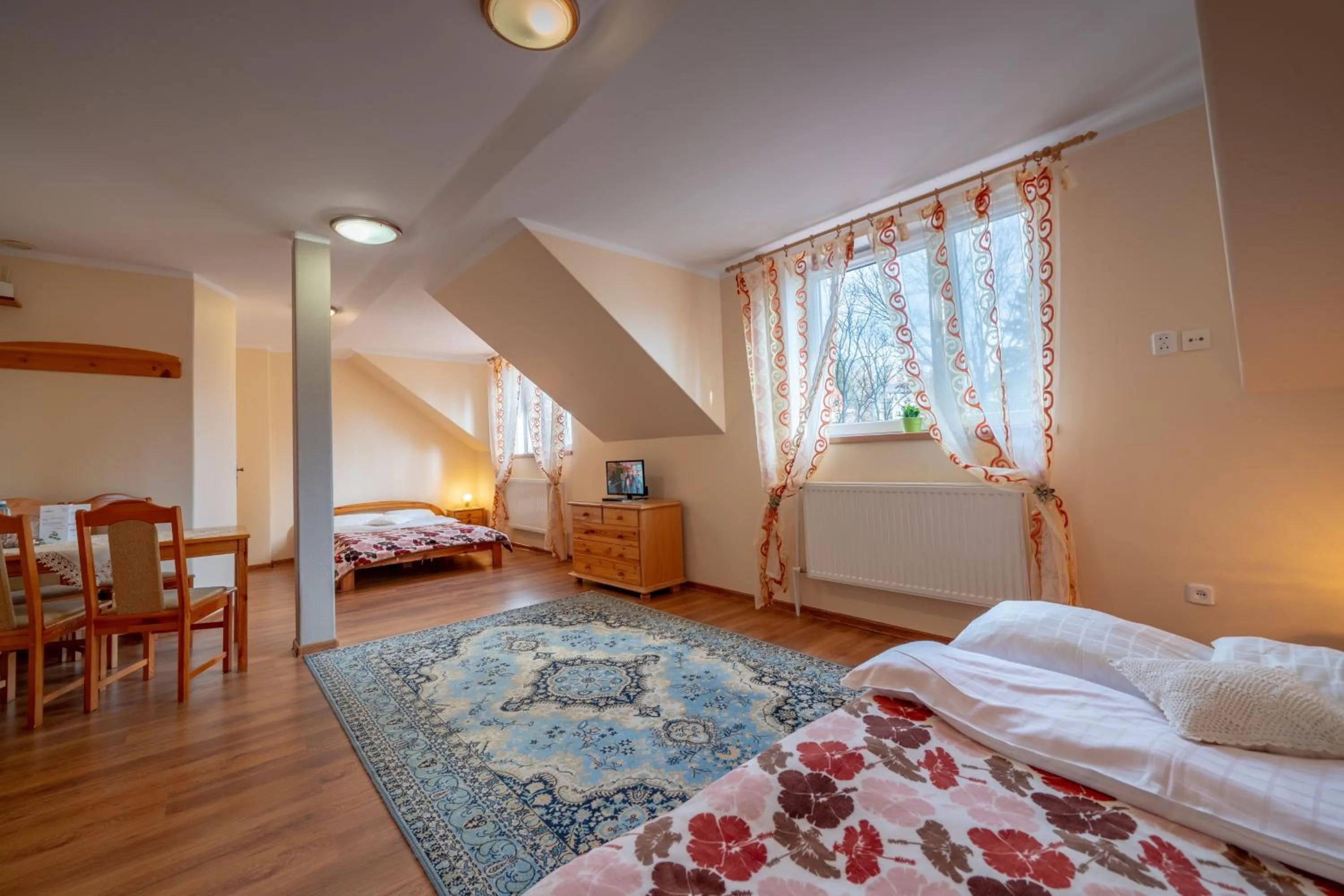 Bed in Harmont Montis- dawna Zającówka- IDEALNA lokalizacja - leśna enklawa w centrum miasta! Sauna, masaże, zabiegi spa!