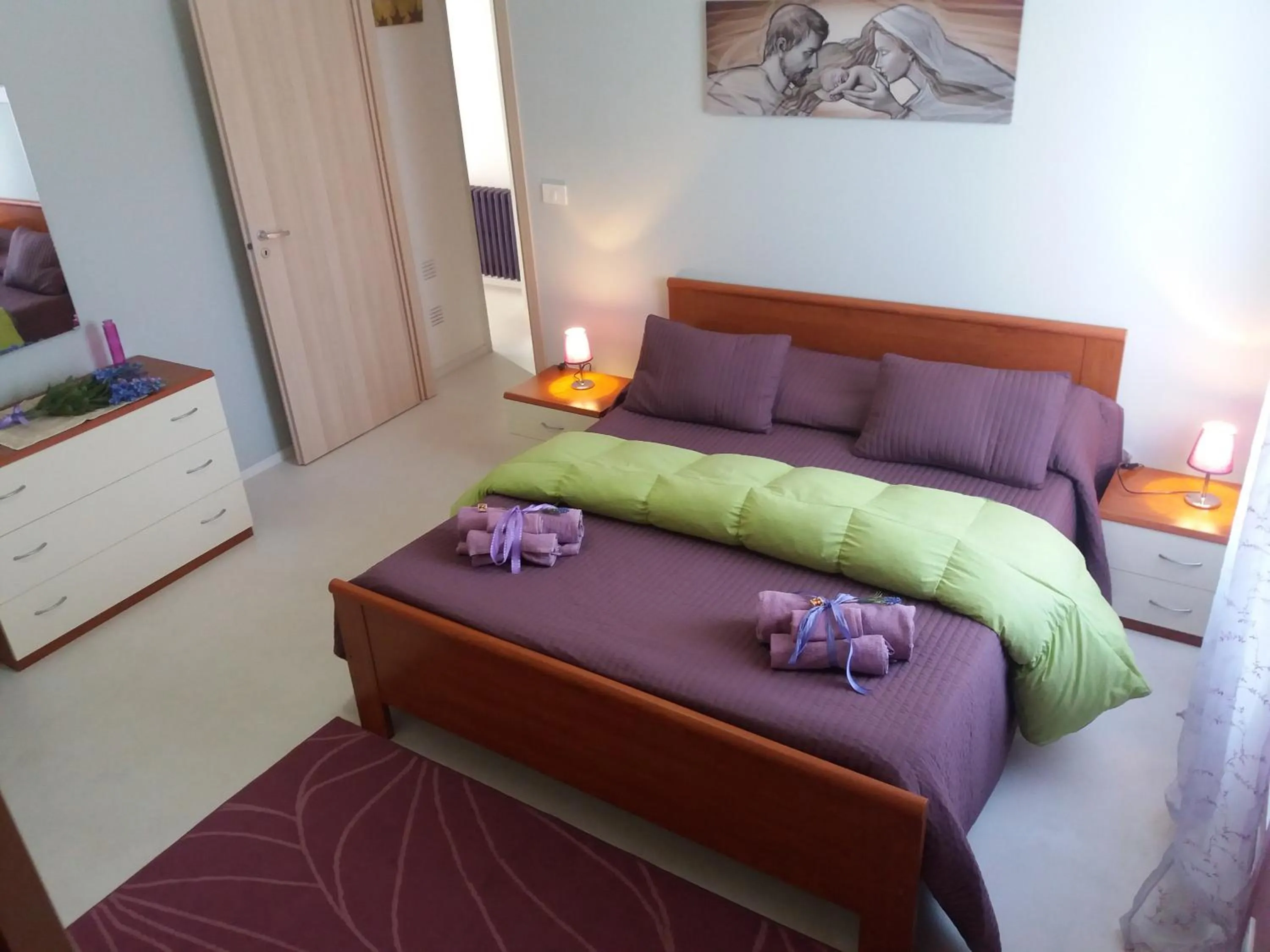 Property building, Bed in il glicine