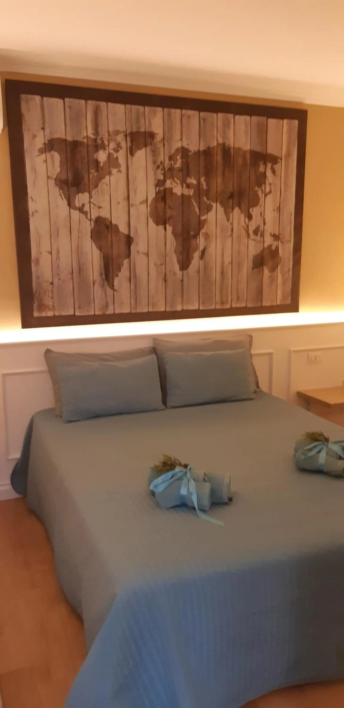 Property building, Bed in il glicine