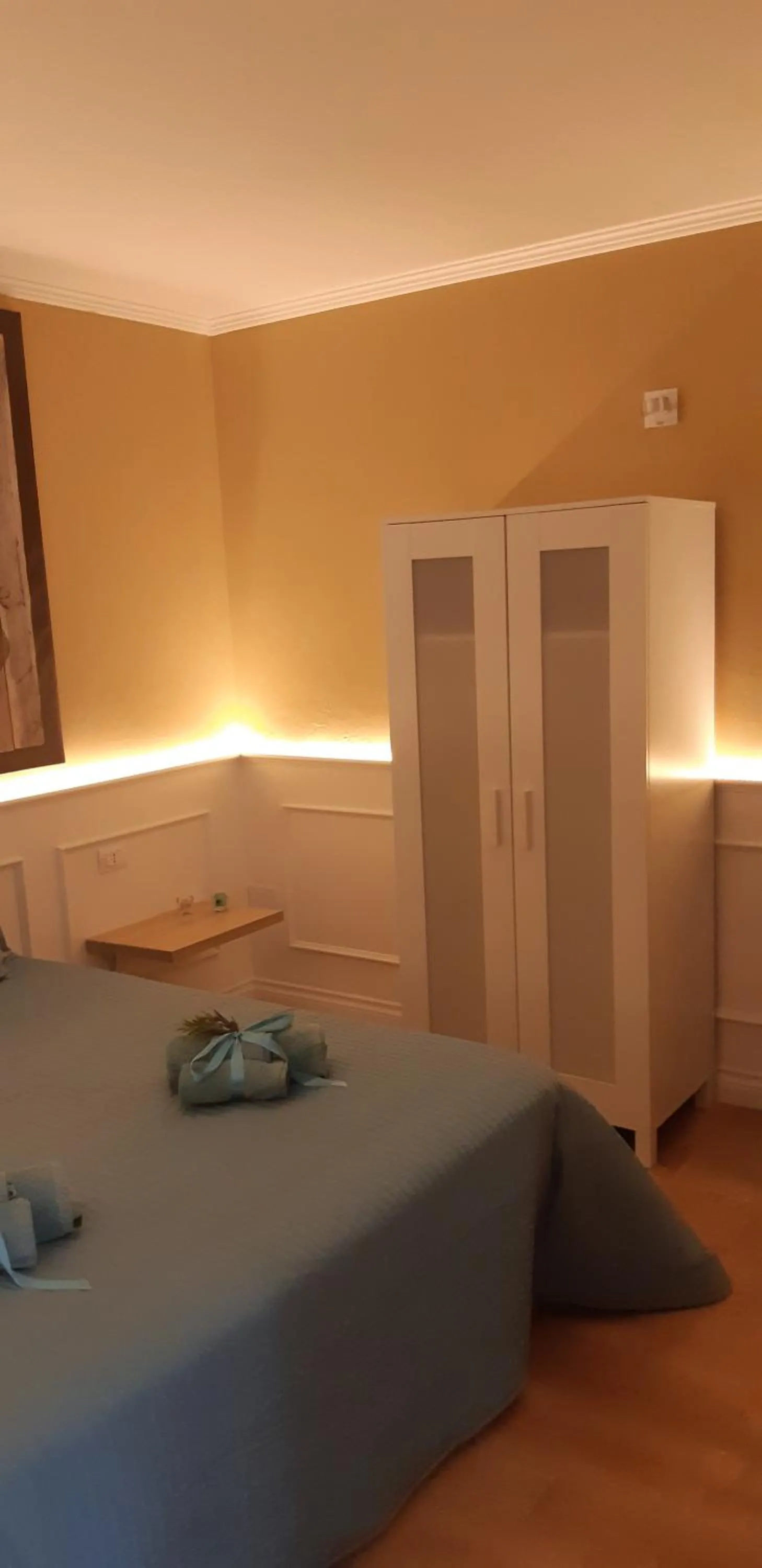 Property building, Bed in il glicine
