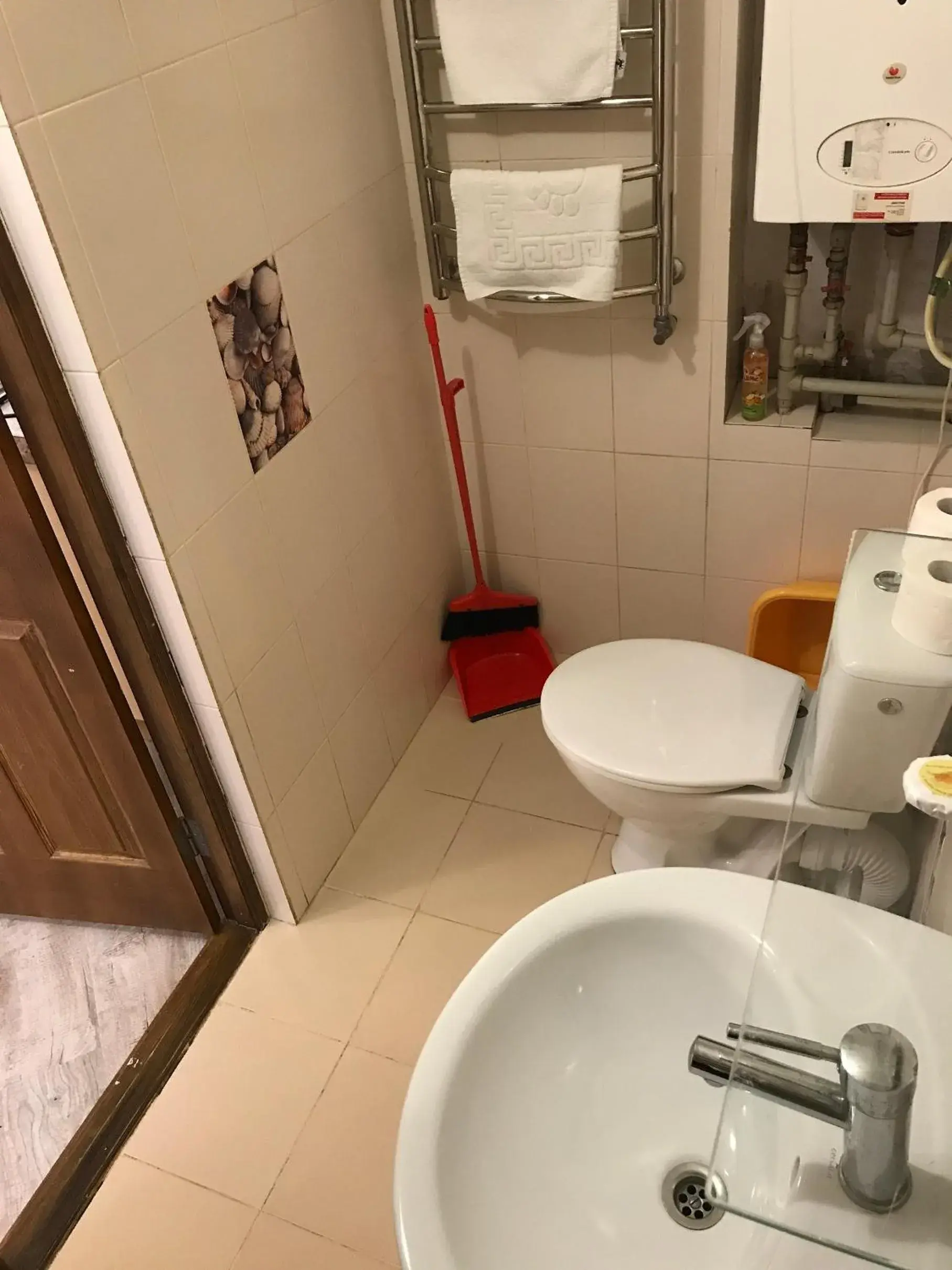 Apartment with Shower in Yuzhniy Dvorik Apartment with Shower in Yuzhniy Dvorik