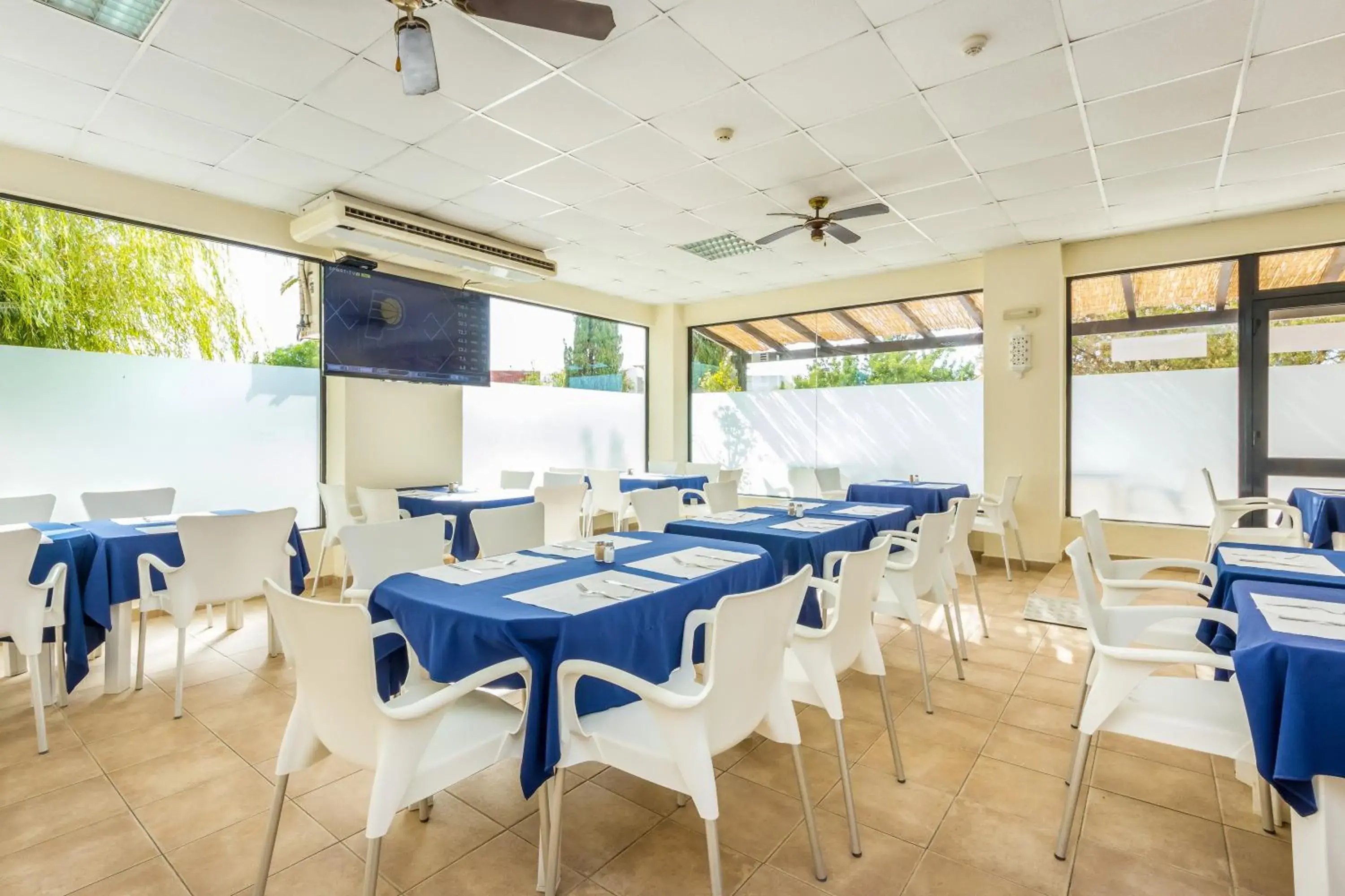 Restaurant/places to eat in Janelas do Mar Apartamentos Turisticos Restaurant/places to eat in Janelas do Mar Apartamentos Turisticos