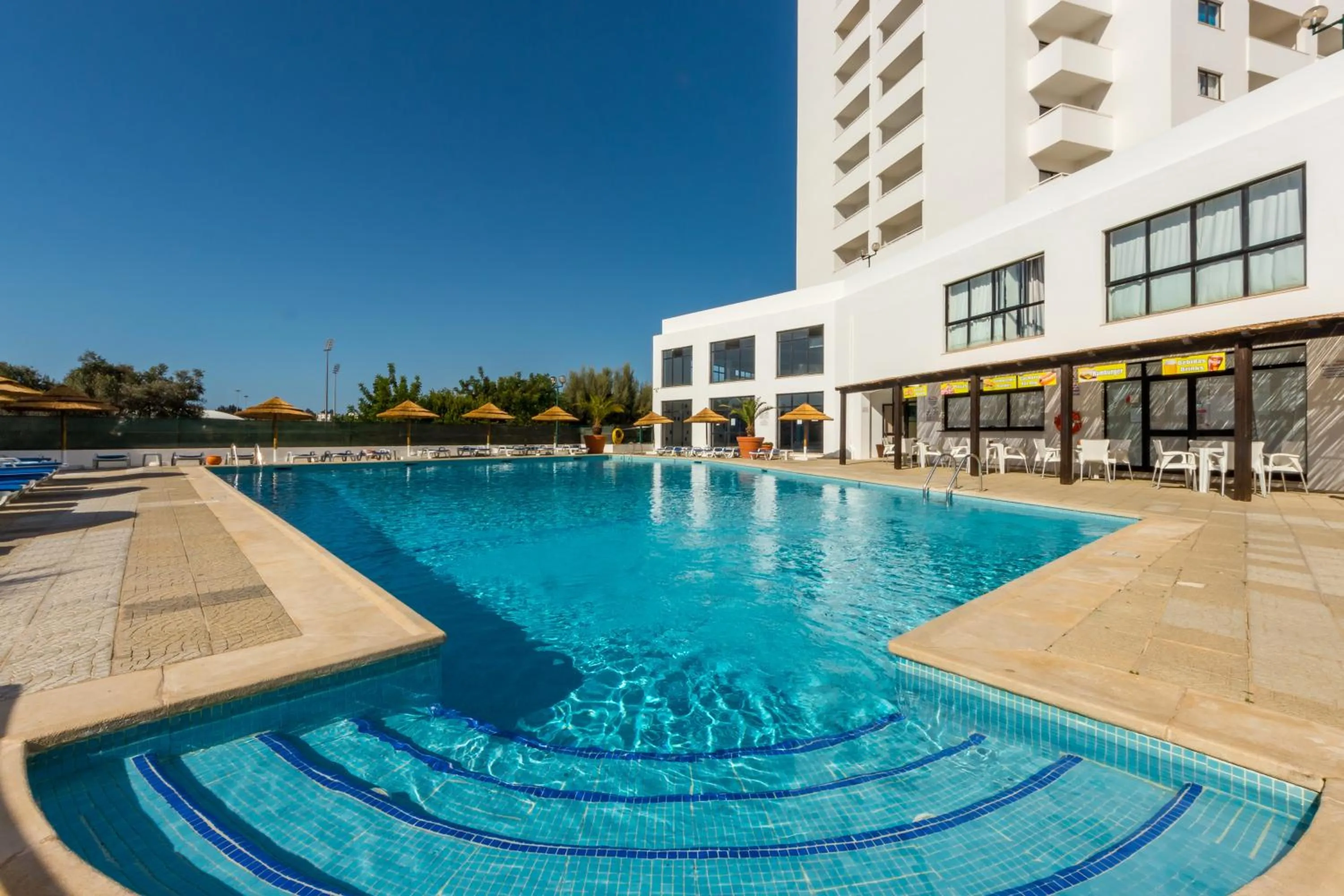 Restaurant/places to eat in Janelas do Mar Apartamentos Turisticos