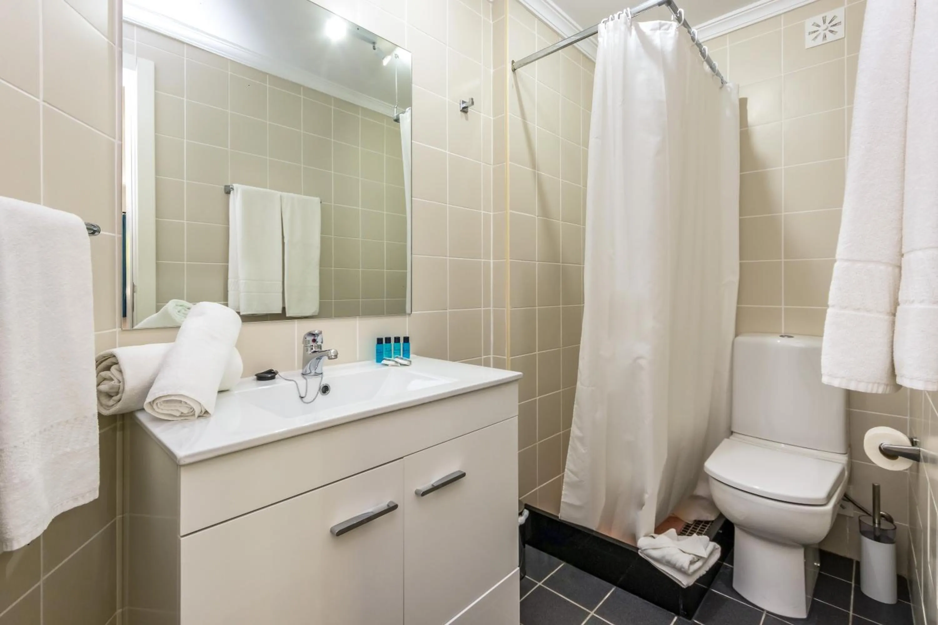 Shower in Janelas do Mar Apartamentos Turisticos