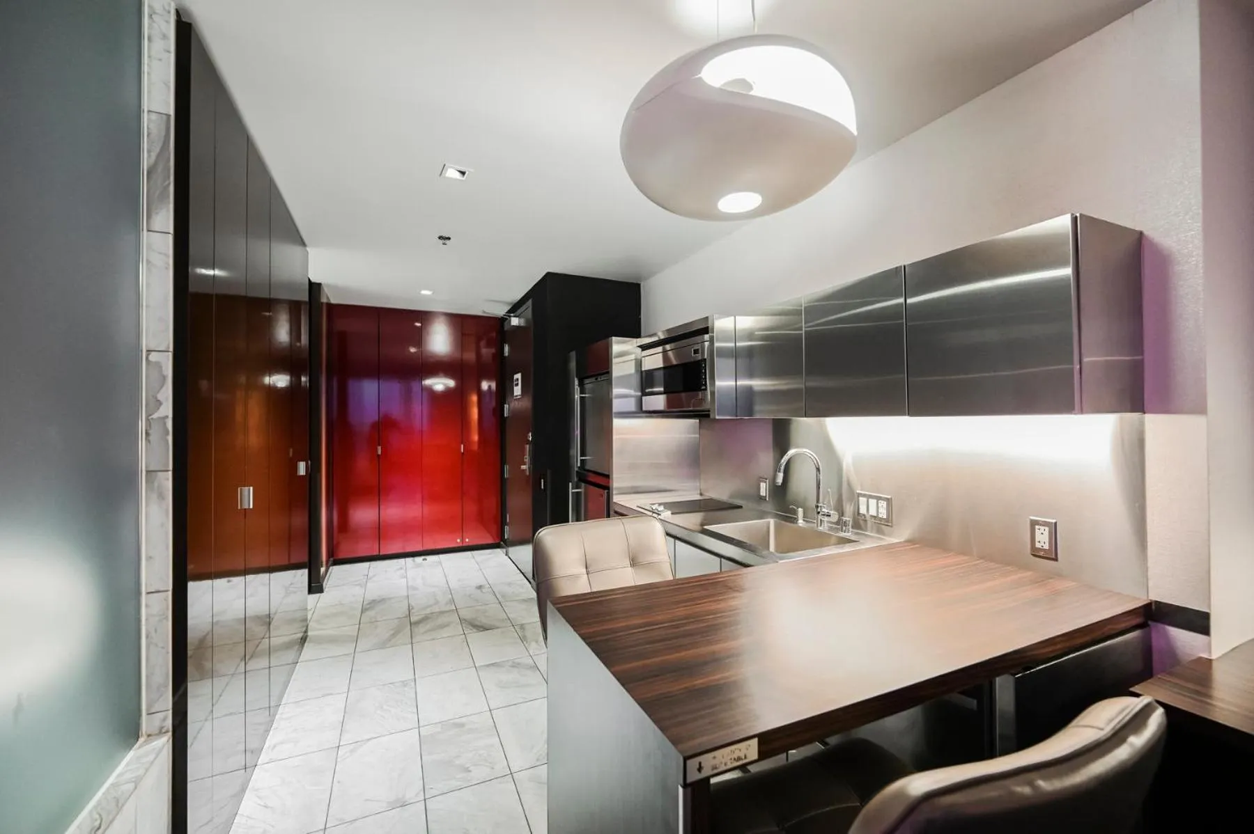 Kitchen or kitchenette in StripViewSuites Two-Bedroom Conjoined Suite at Palms Place