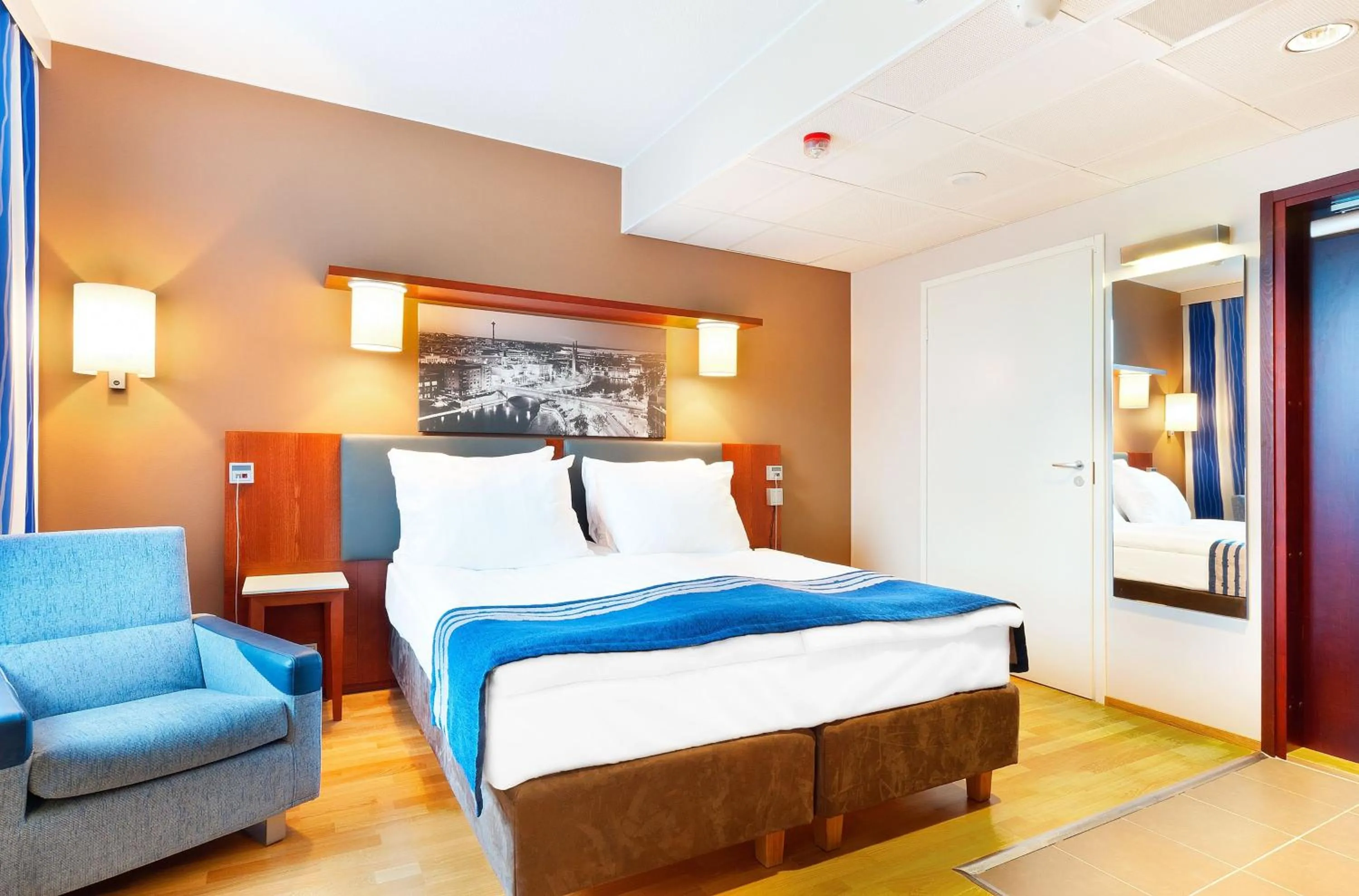 Photo of the whole room, Bed in Holiday Inn Tampere - Central Station by IHG