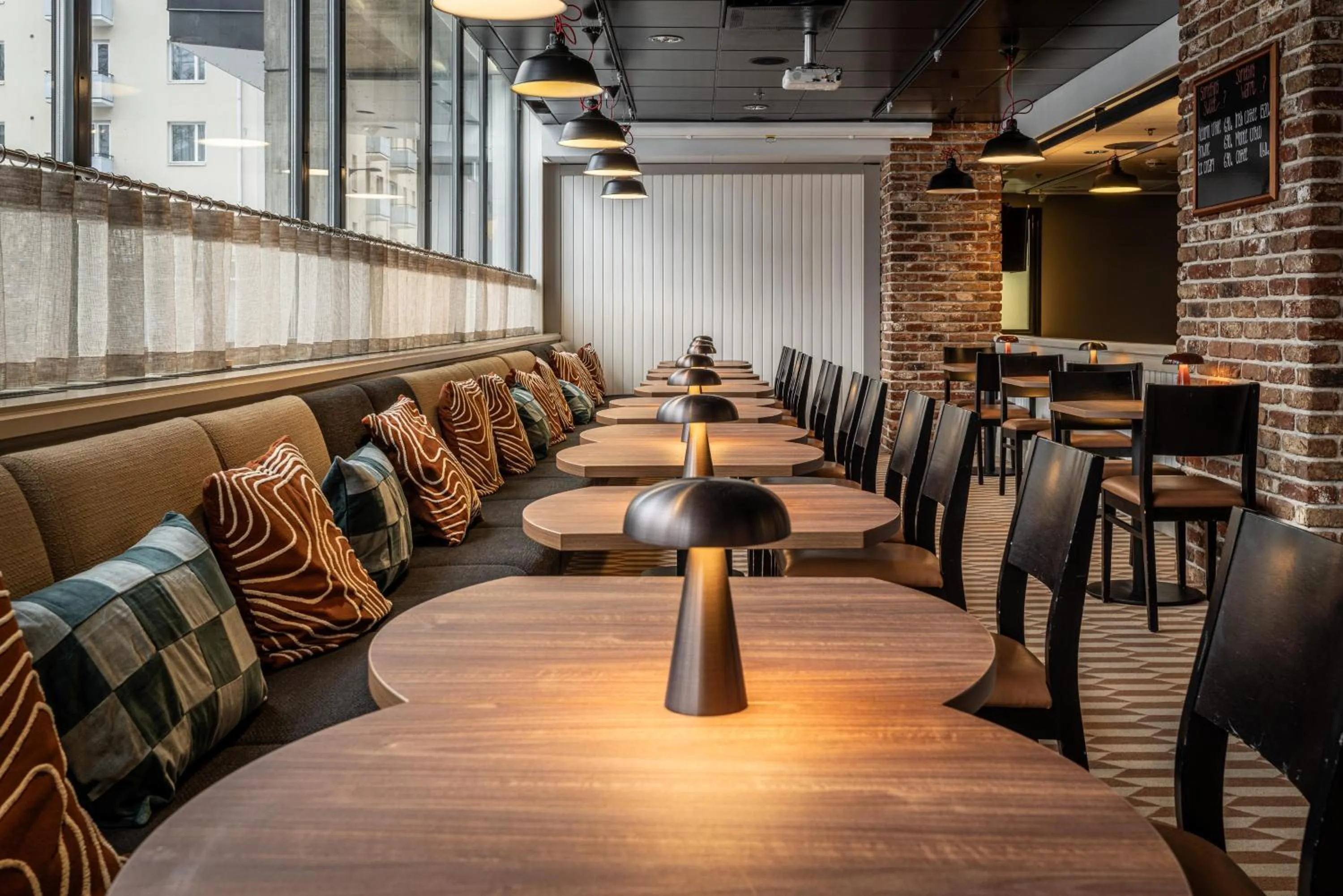 Restaurant/places to eat in Scandic Postitalo