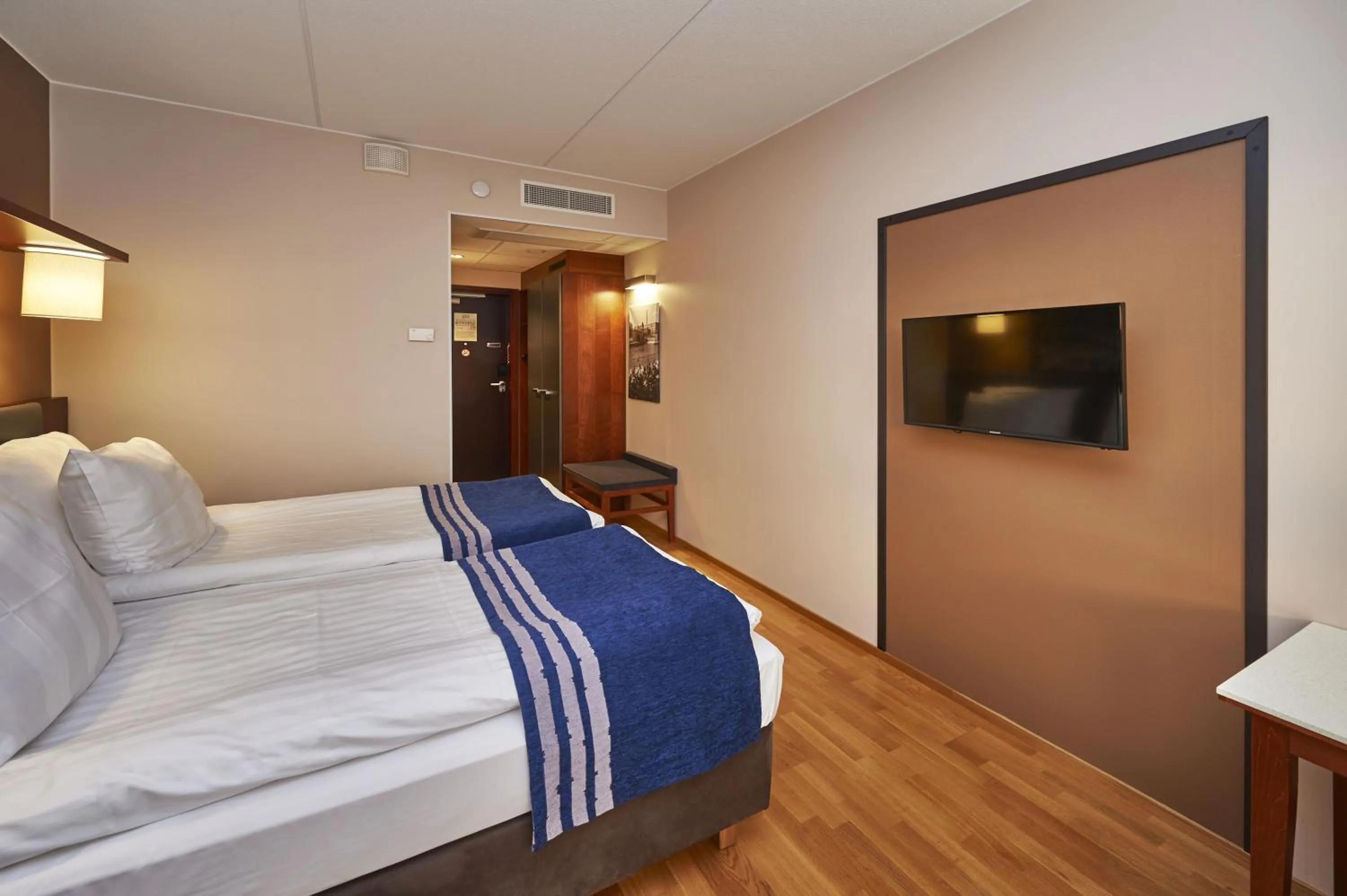 Photo of the whole room, Bed in Holiday Inn Tampere - Central Station by IHG