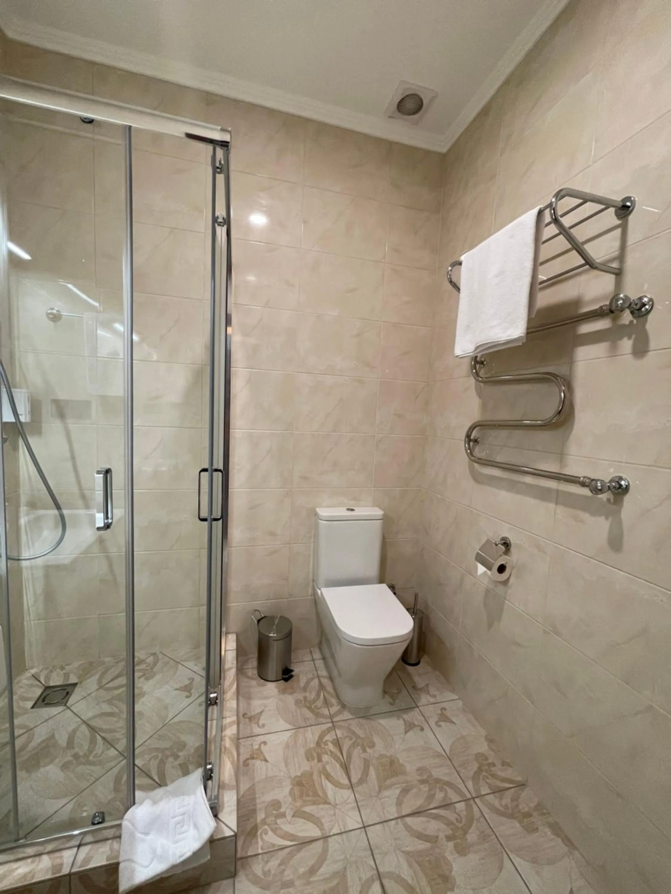 Shower in Hotel 52