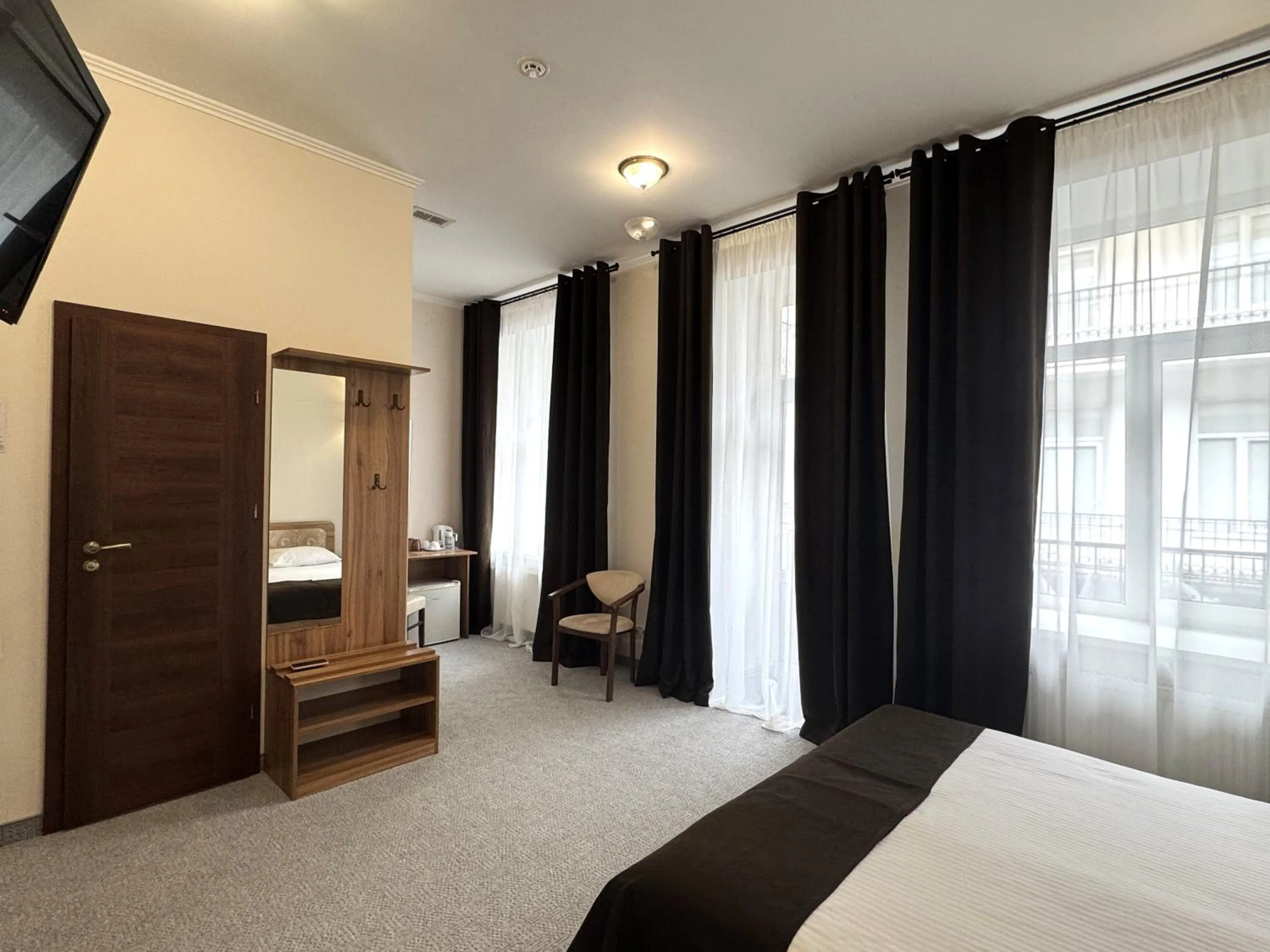 Photo of the whole room, Bed in Hotel 52