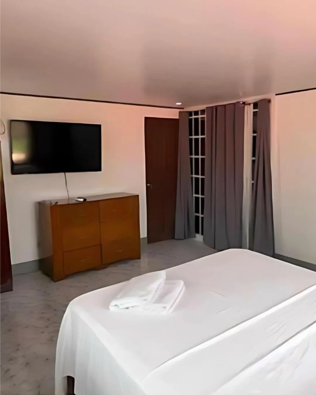 Bed in Mope Beach Resort