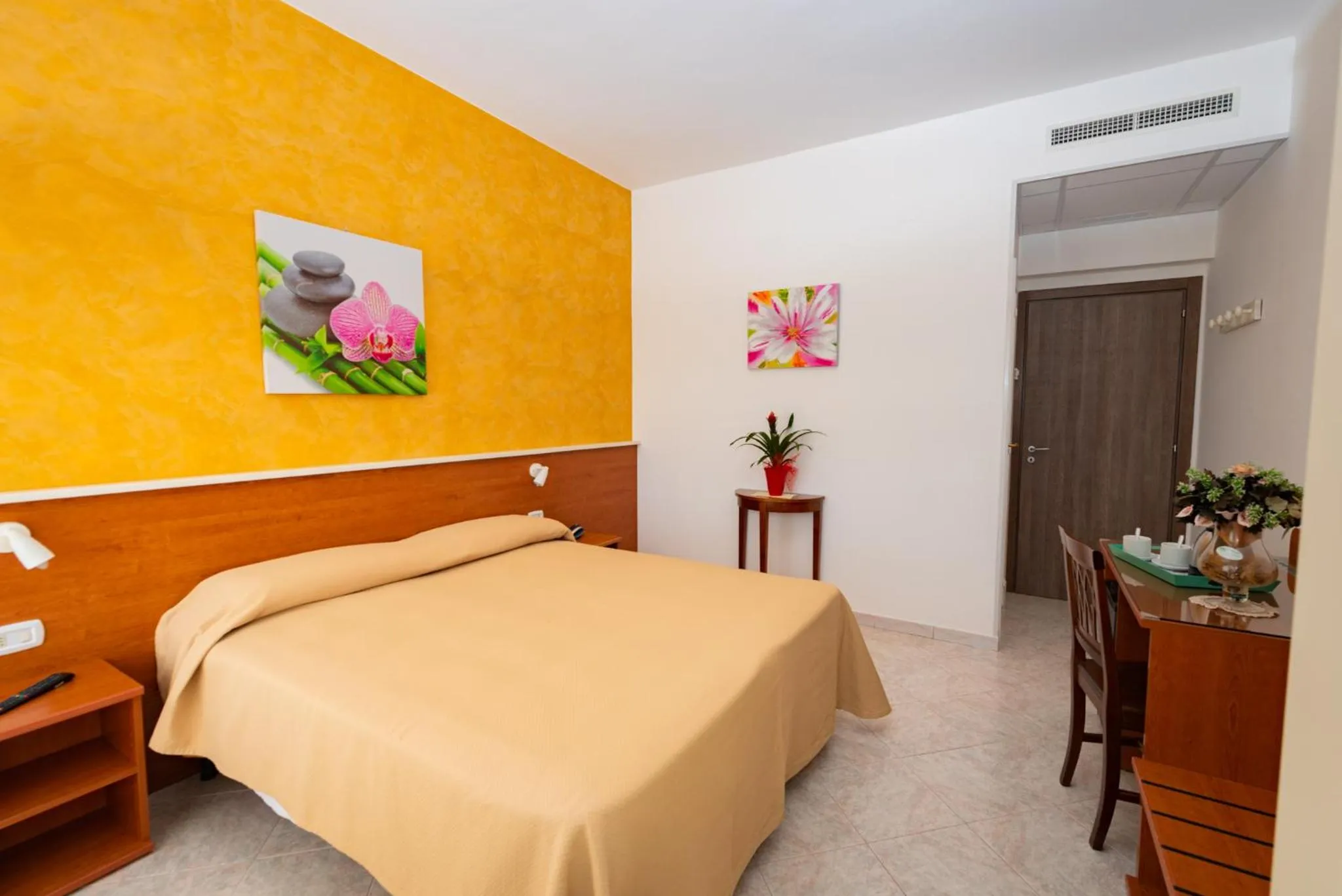 Bed in Hotel Baia Verde