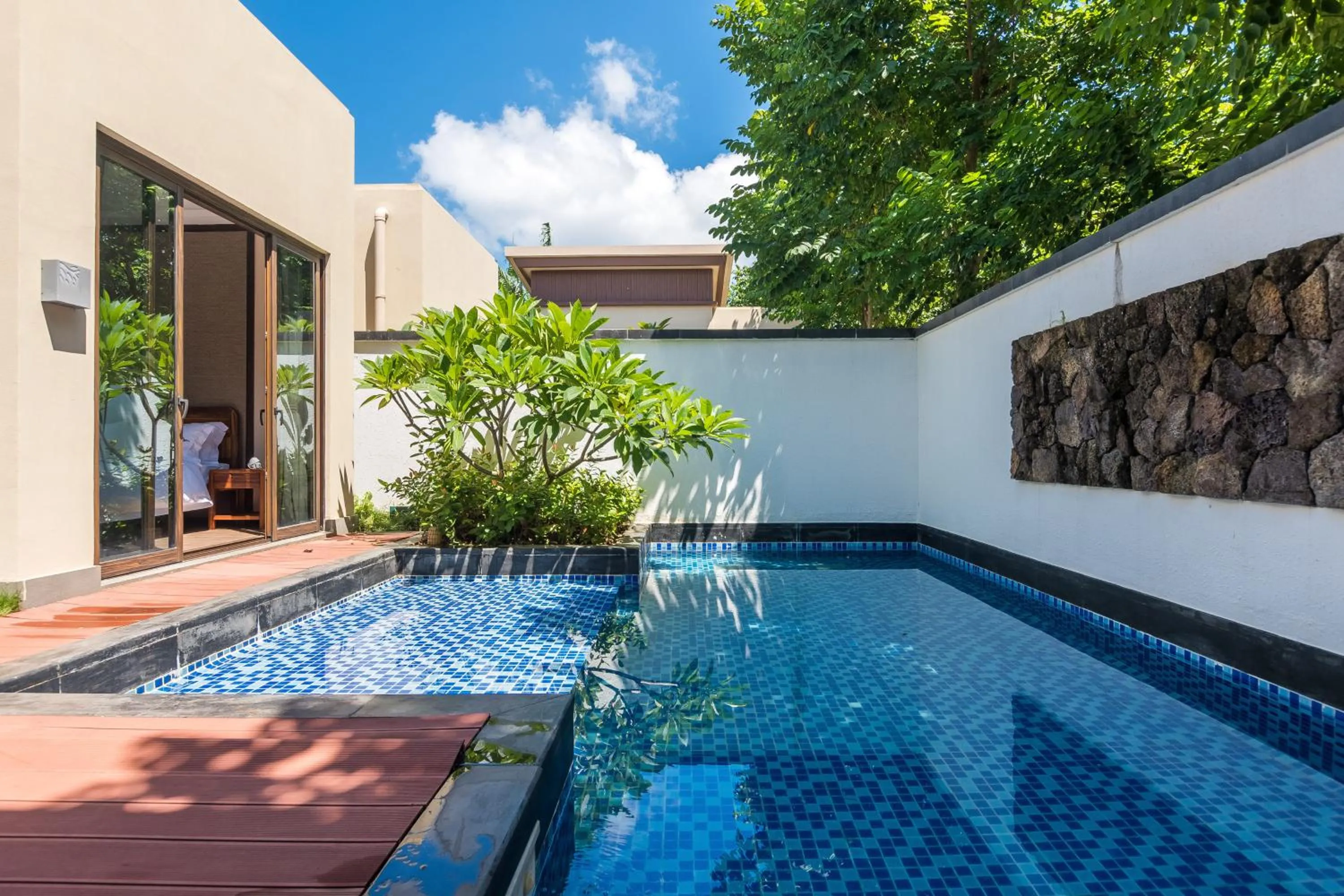 Swimming pool in Sanya Haitang Bay Mushe Villa