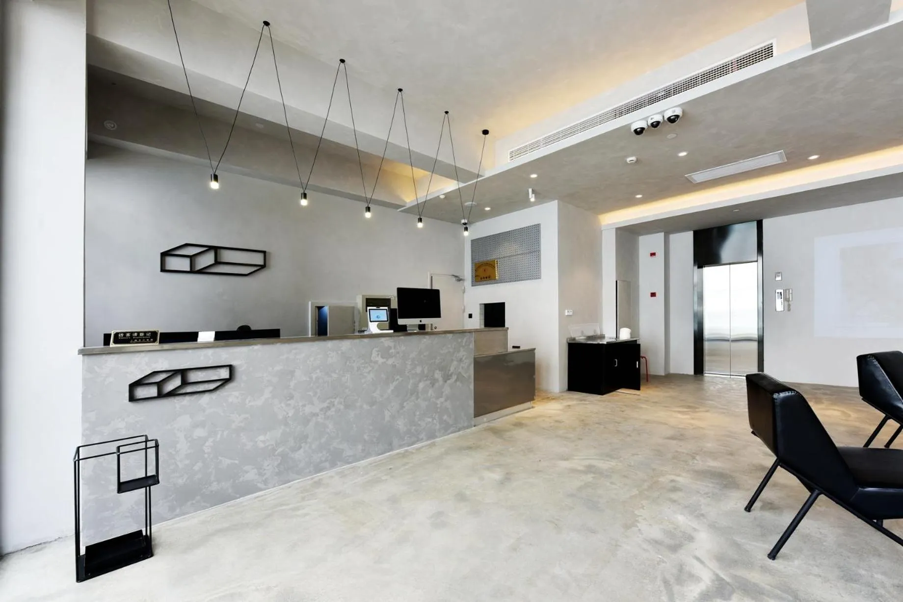 Lobby or reception in Urban Rosa Cafe&Inn