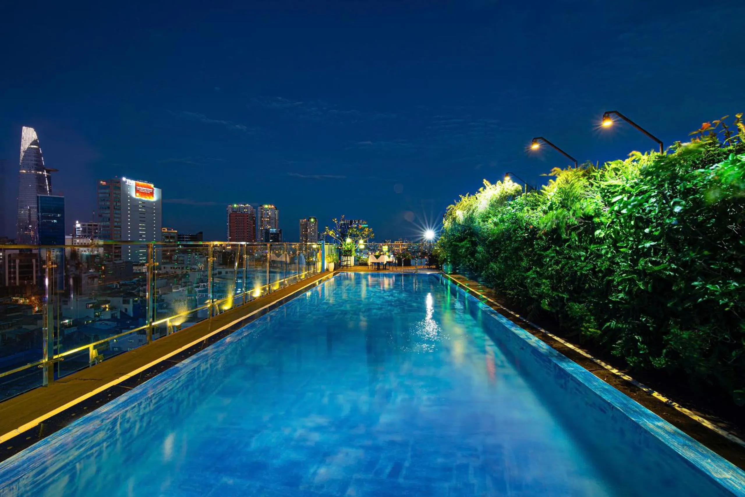 Night in Happy Life Grand Hotel & Rooftop Skybar