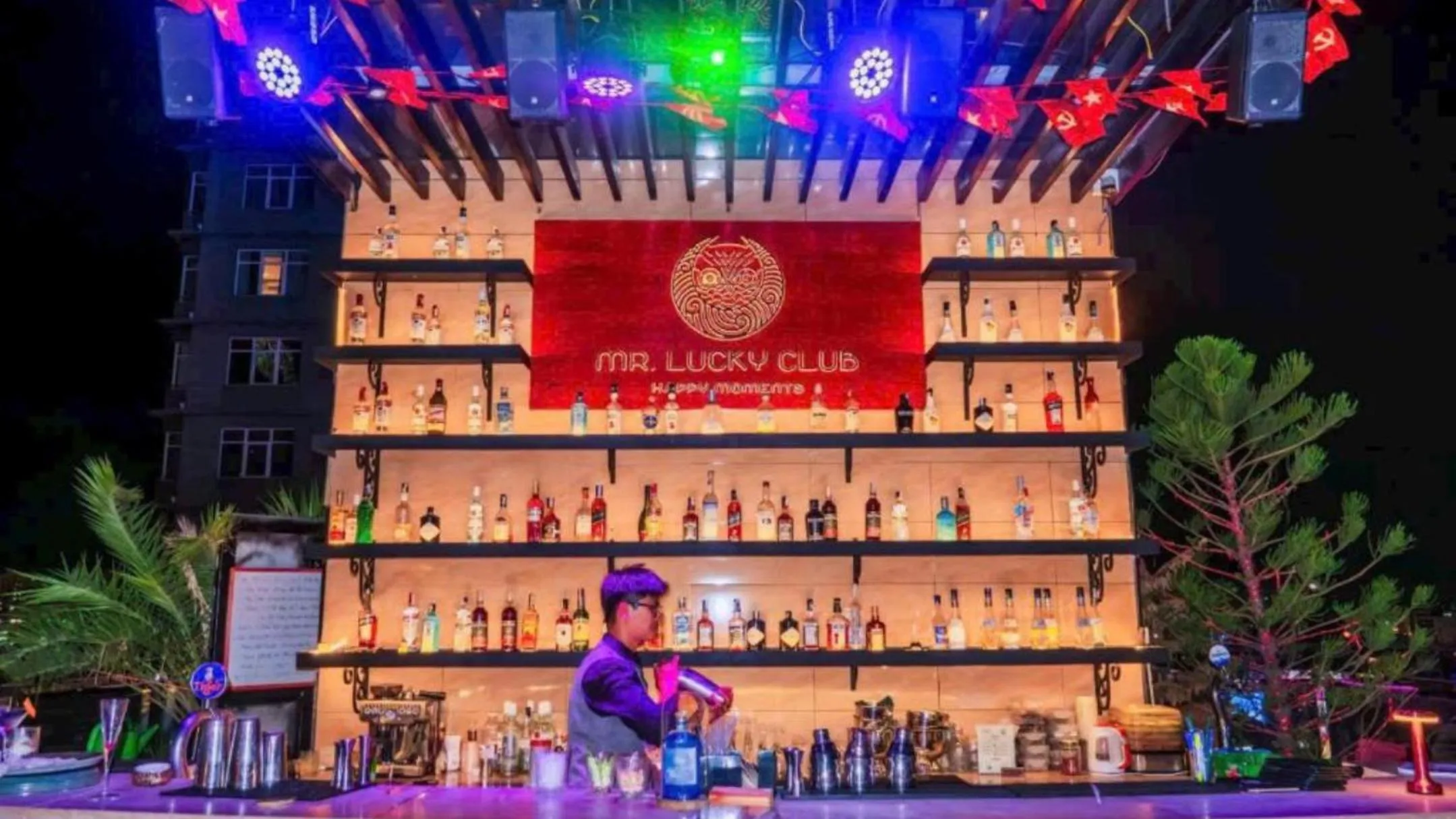 Communal lounge/ TV room in Happy Life Grand Hotel & Rooftop Skybar