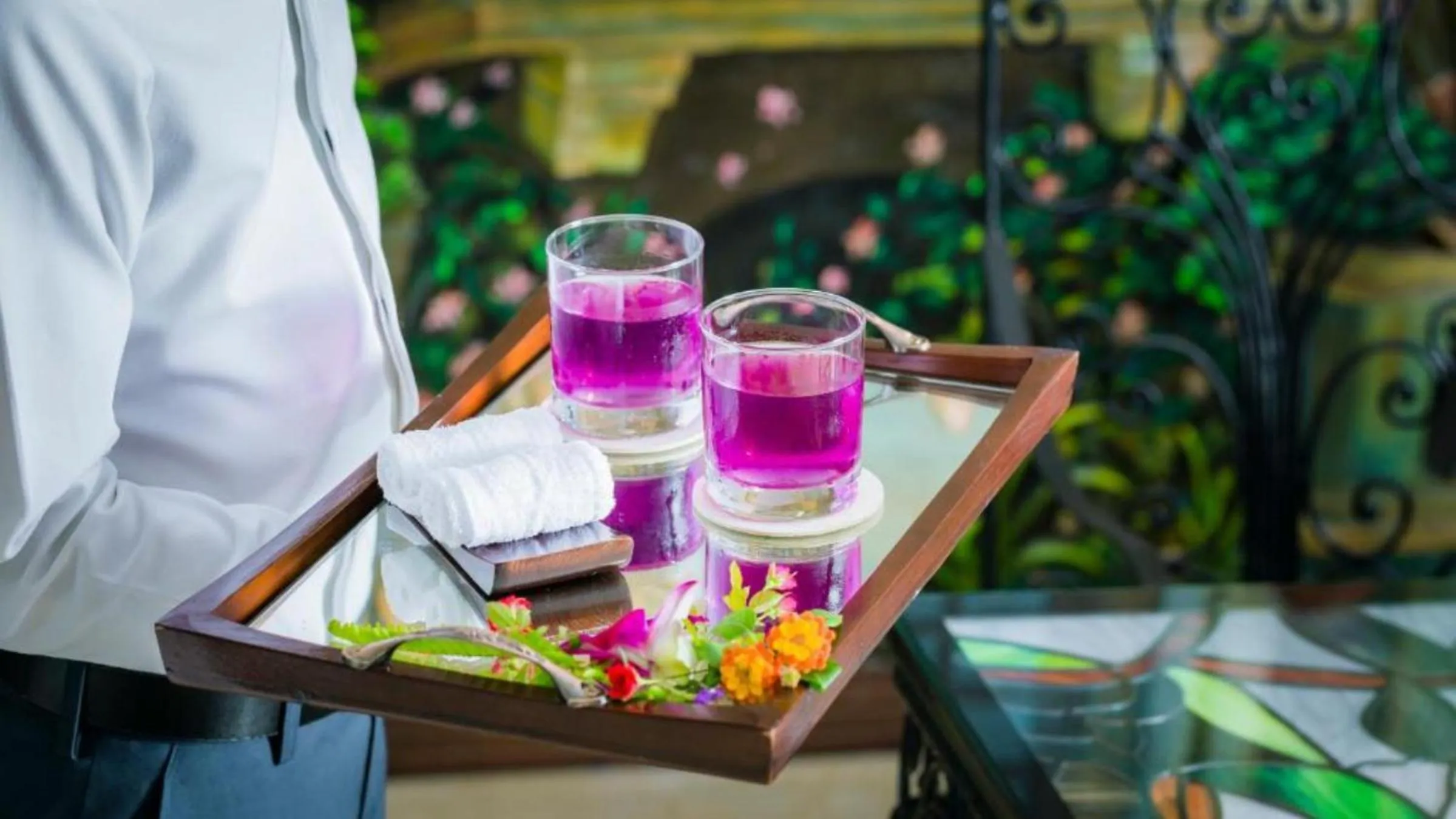 Food and drinks in Happy Life Grand Hotel & Rooftop Skybar