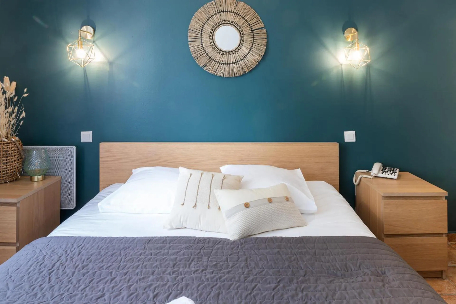 Bed in Logis hôtel restaurant Auberge de l'Espinouse