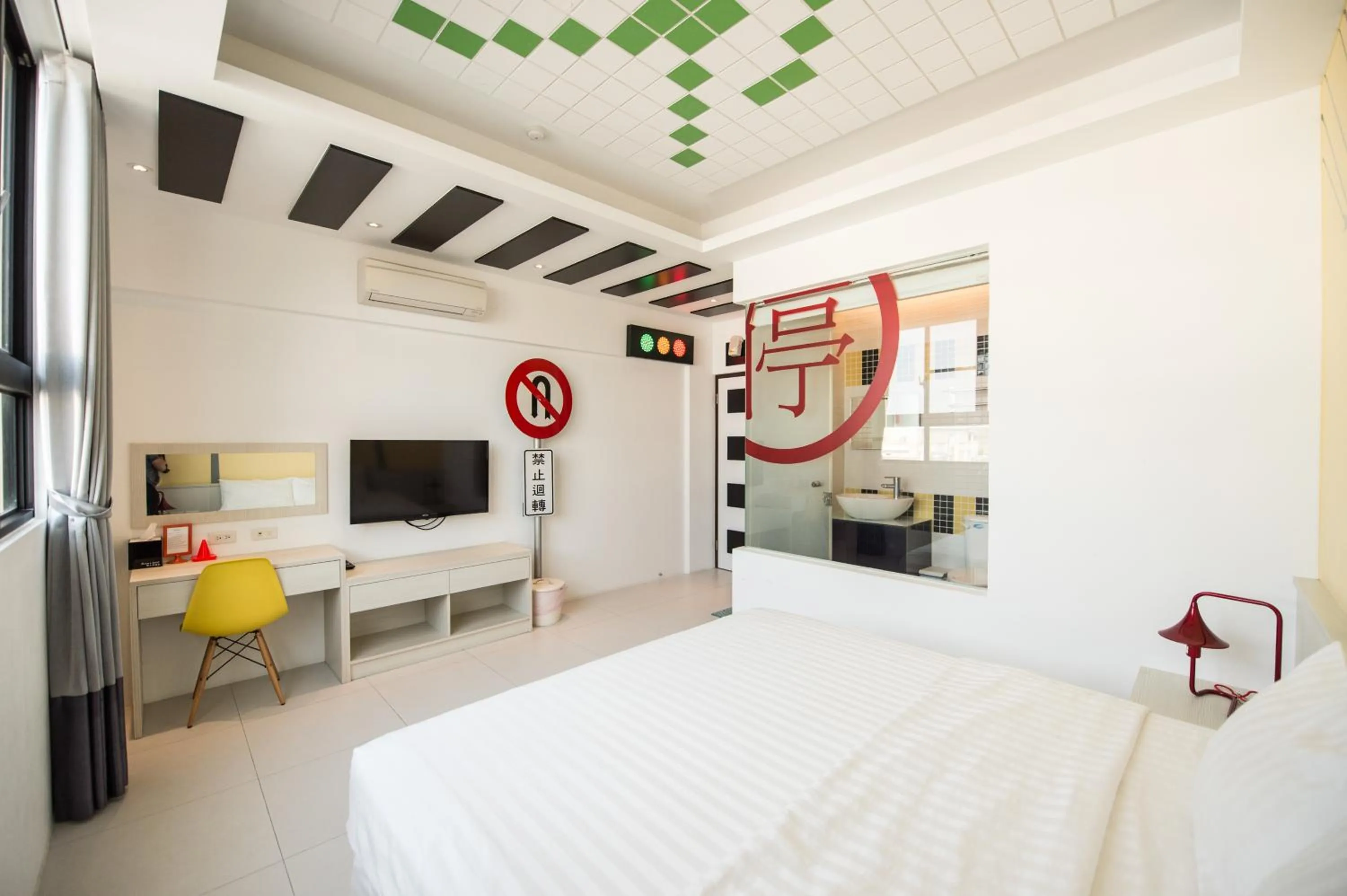 Bed in Her Man Hostel