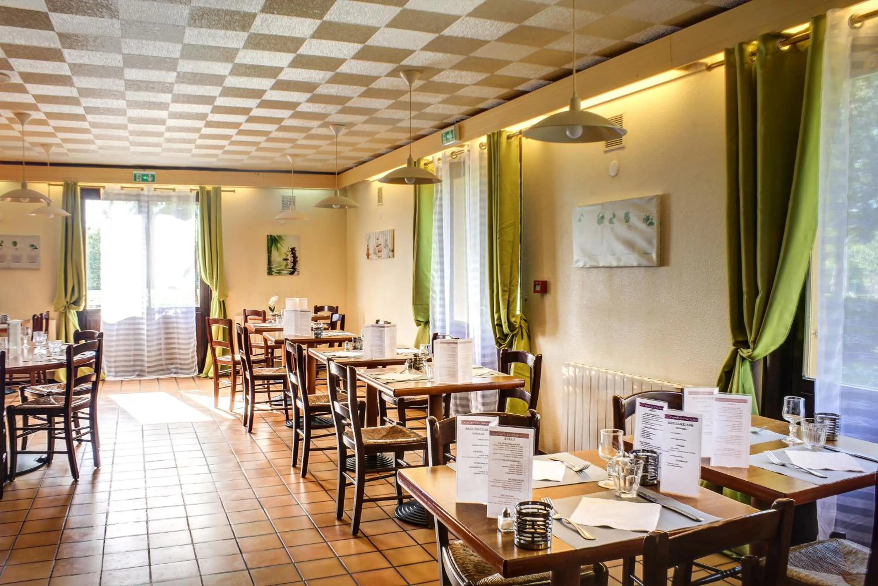 Food in Hôtel Inn Design Resto Novo Bourges