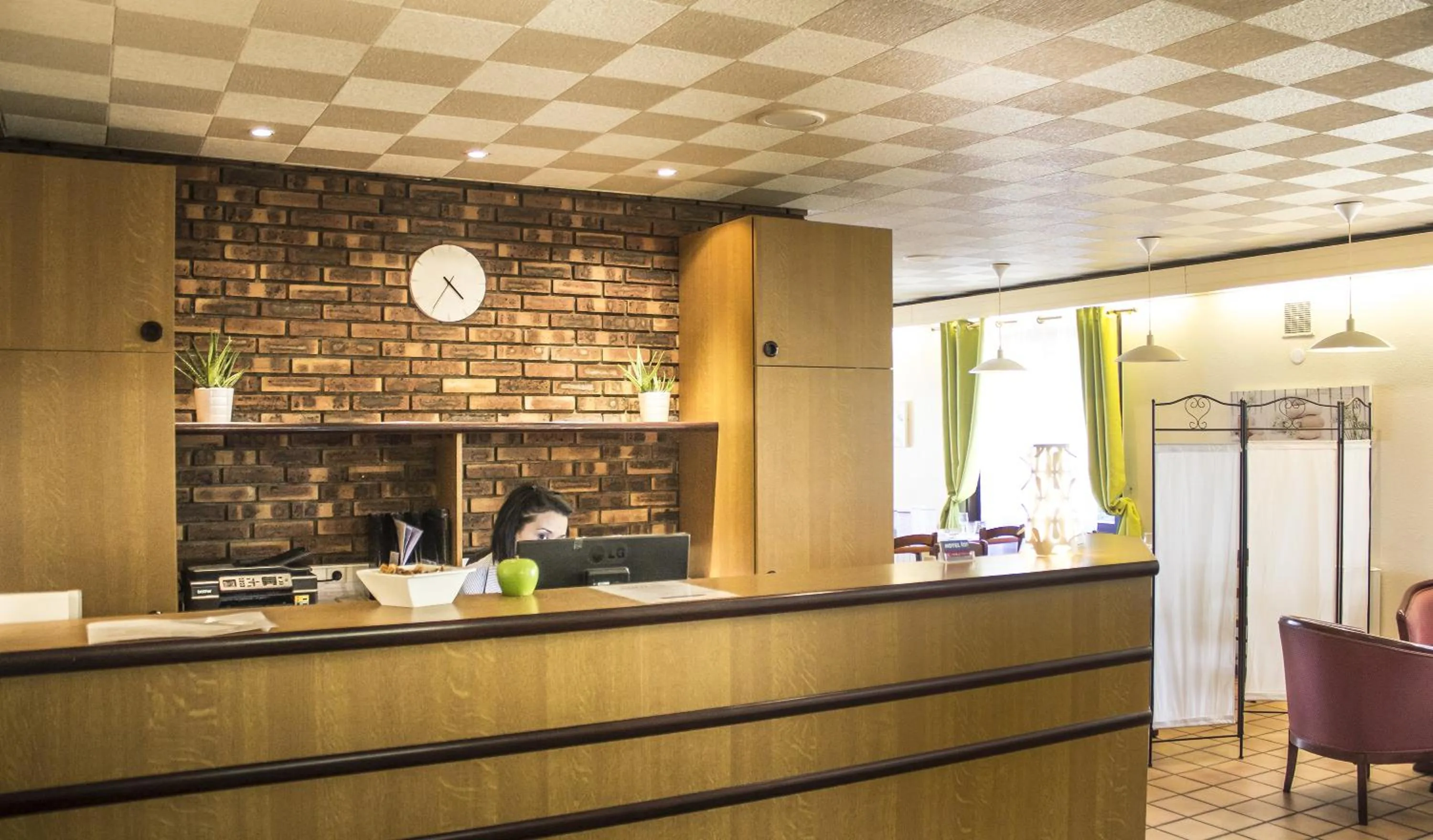 Lobby or reception in Hôtel Inn Design Resto Novo Bourges