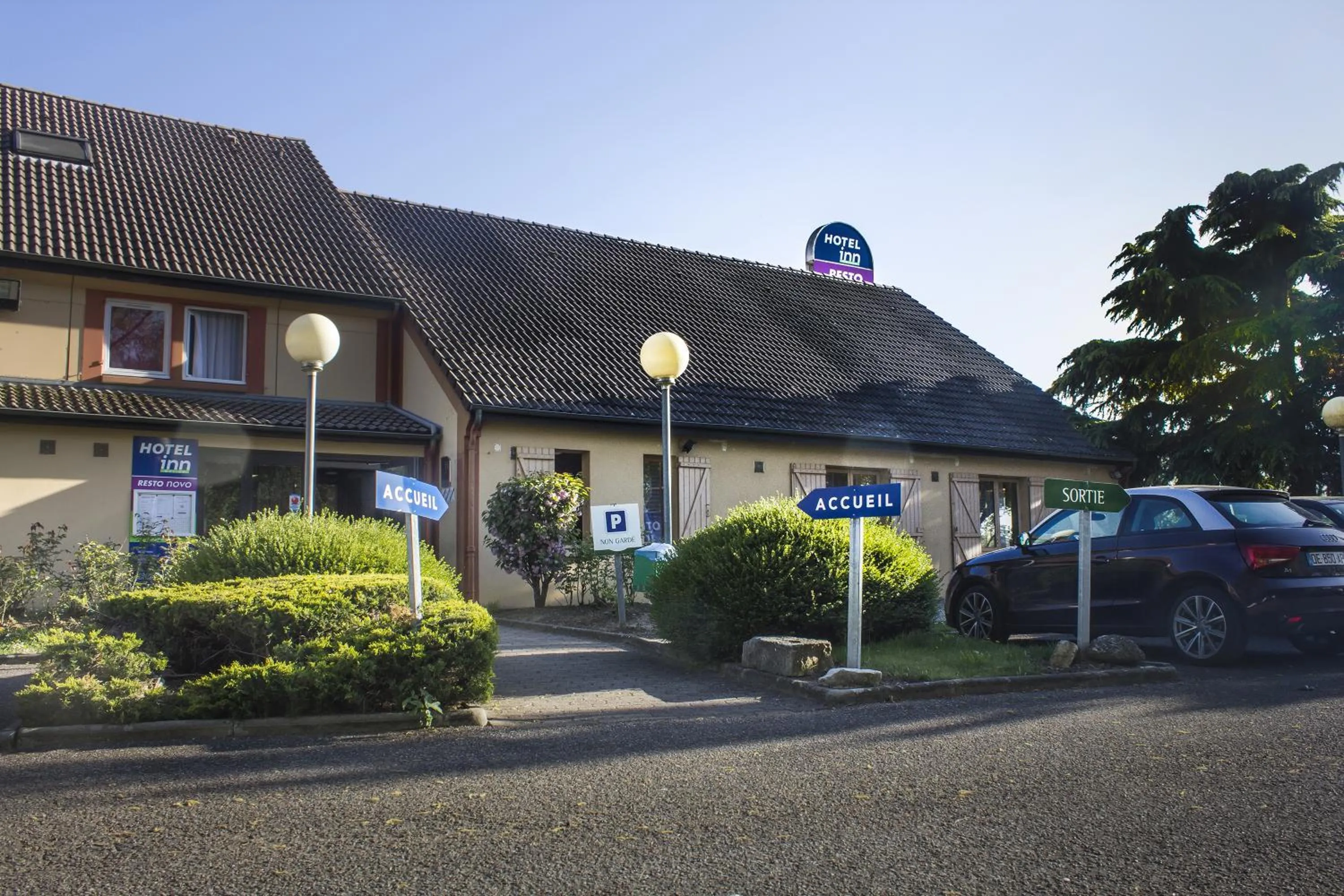 Facade/entrance in Hôtel Inn Design Resto Novo Bourges
