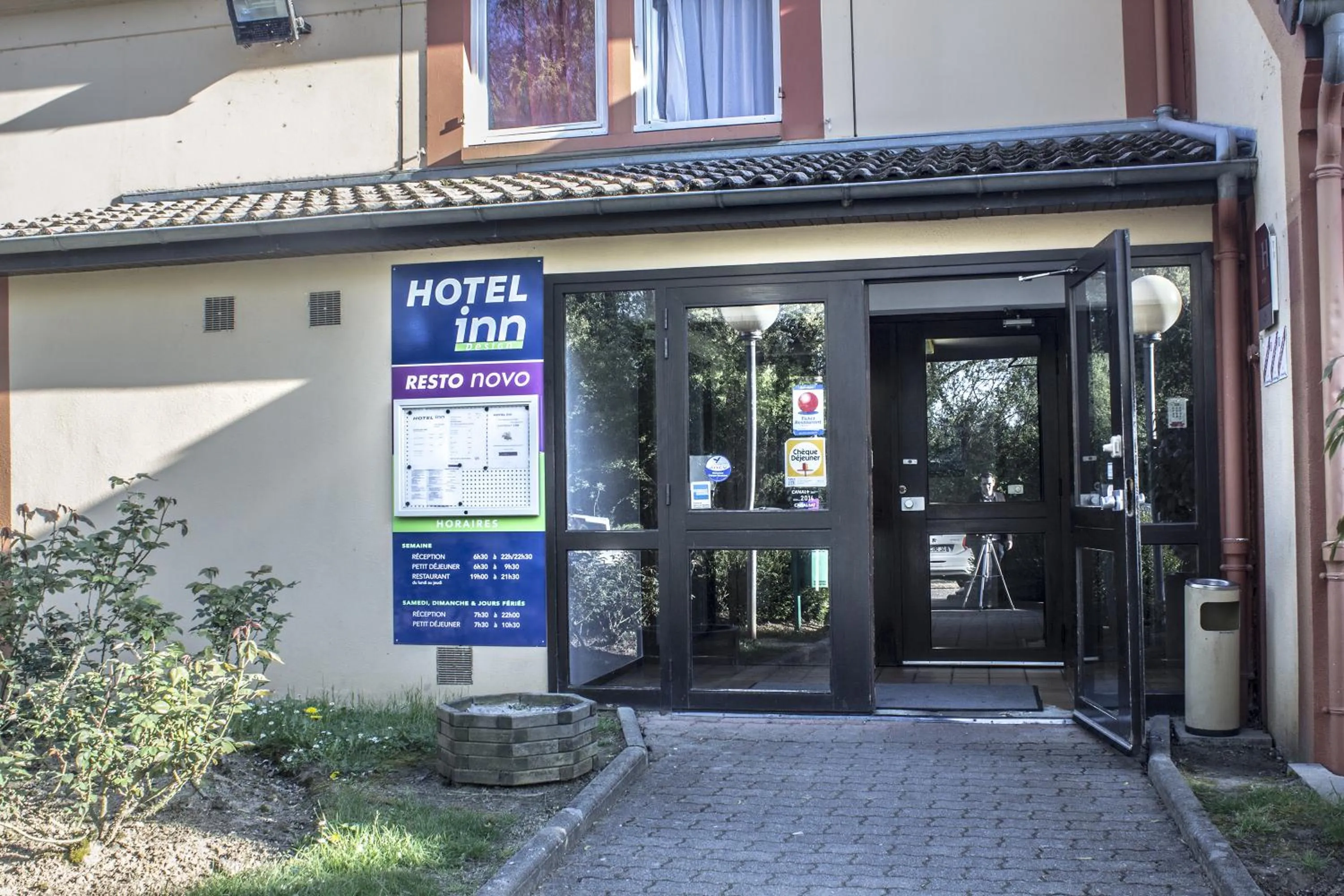 Facade/entrance in Hôtel Inn Design Resto Novo Bourges