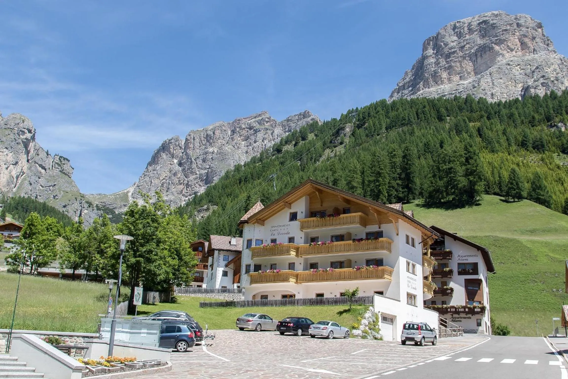 Property building in Garnì La Dorada