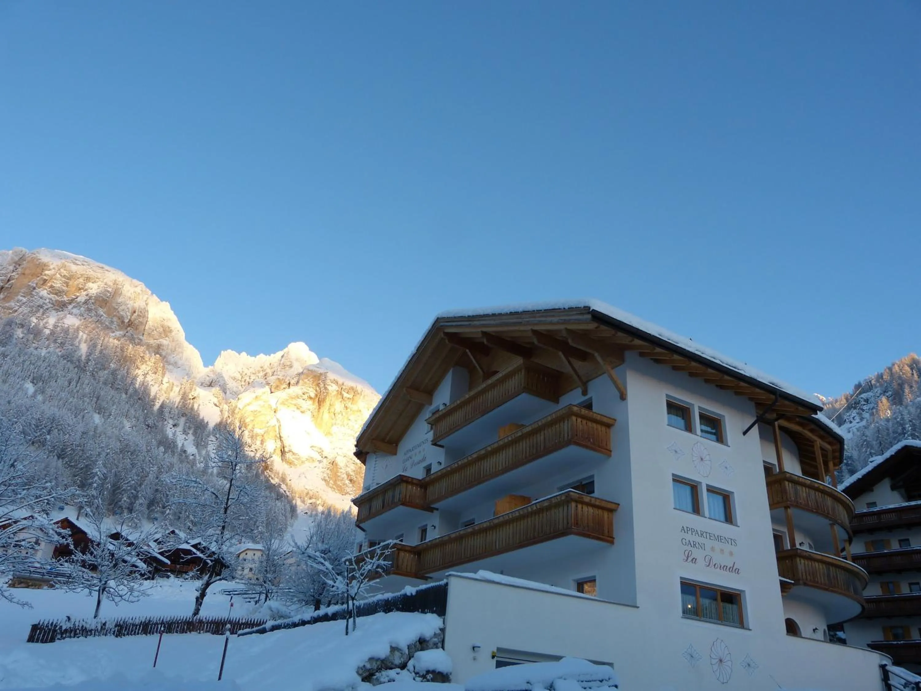 Property building in Garnì La Dorada