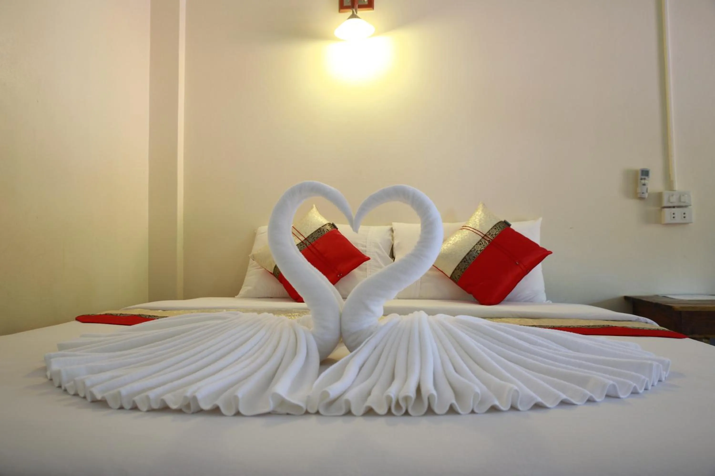 Bed in Paradise Bungalows