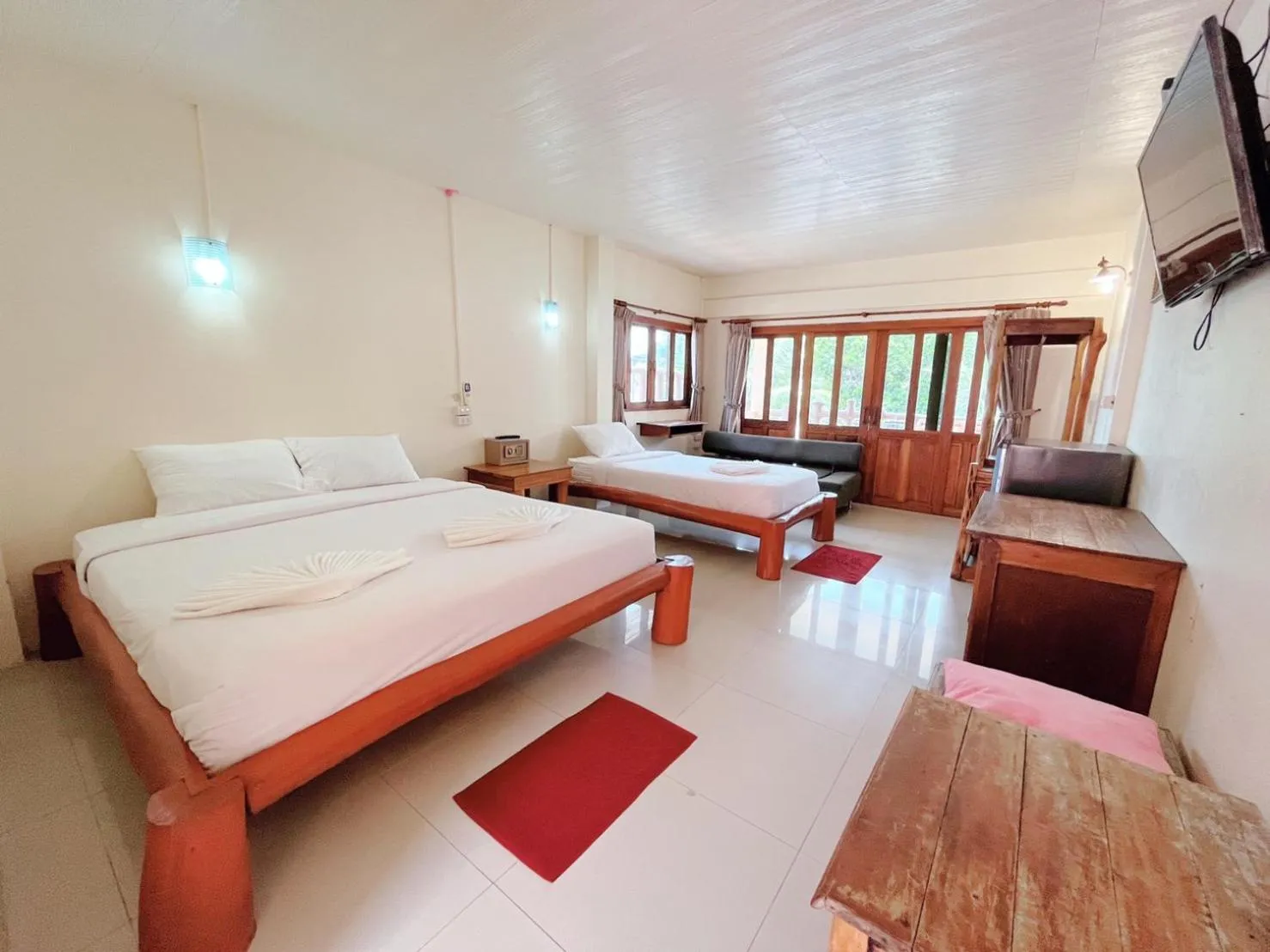 Bedroom, Bed in Paradise Bungalows