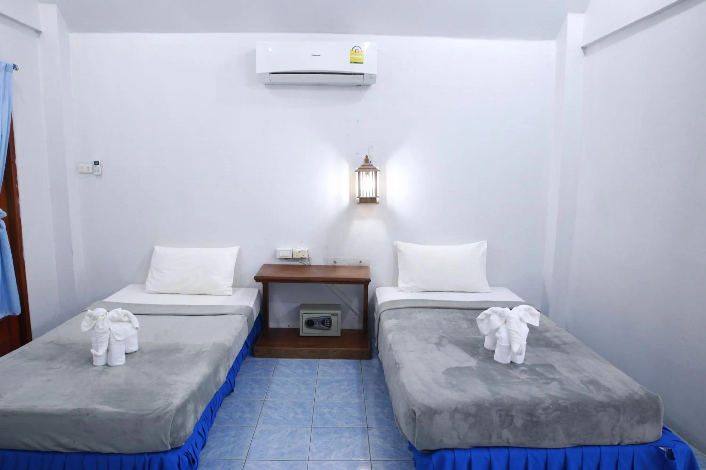 Bed in Paradise Bungalows