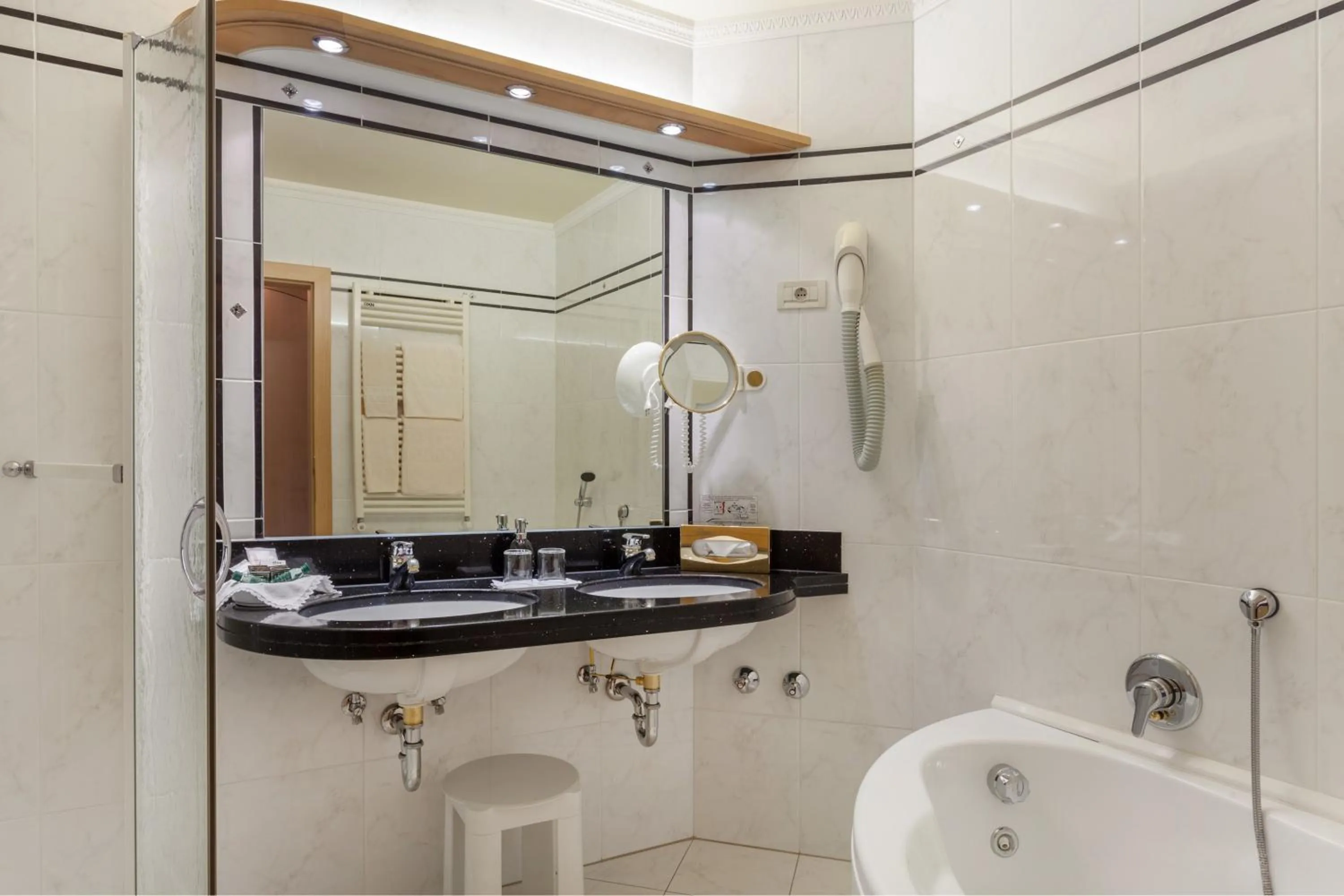 Shower in Hotel Funggashof