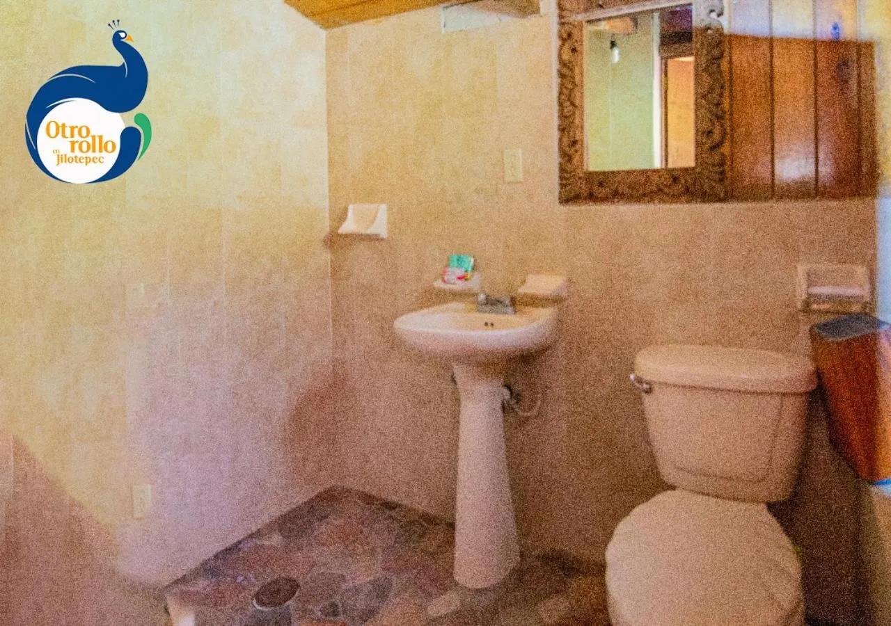 Toilet in Otro Rollo en Jilotepec