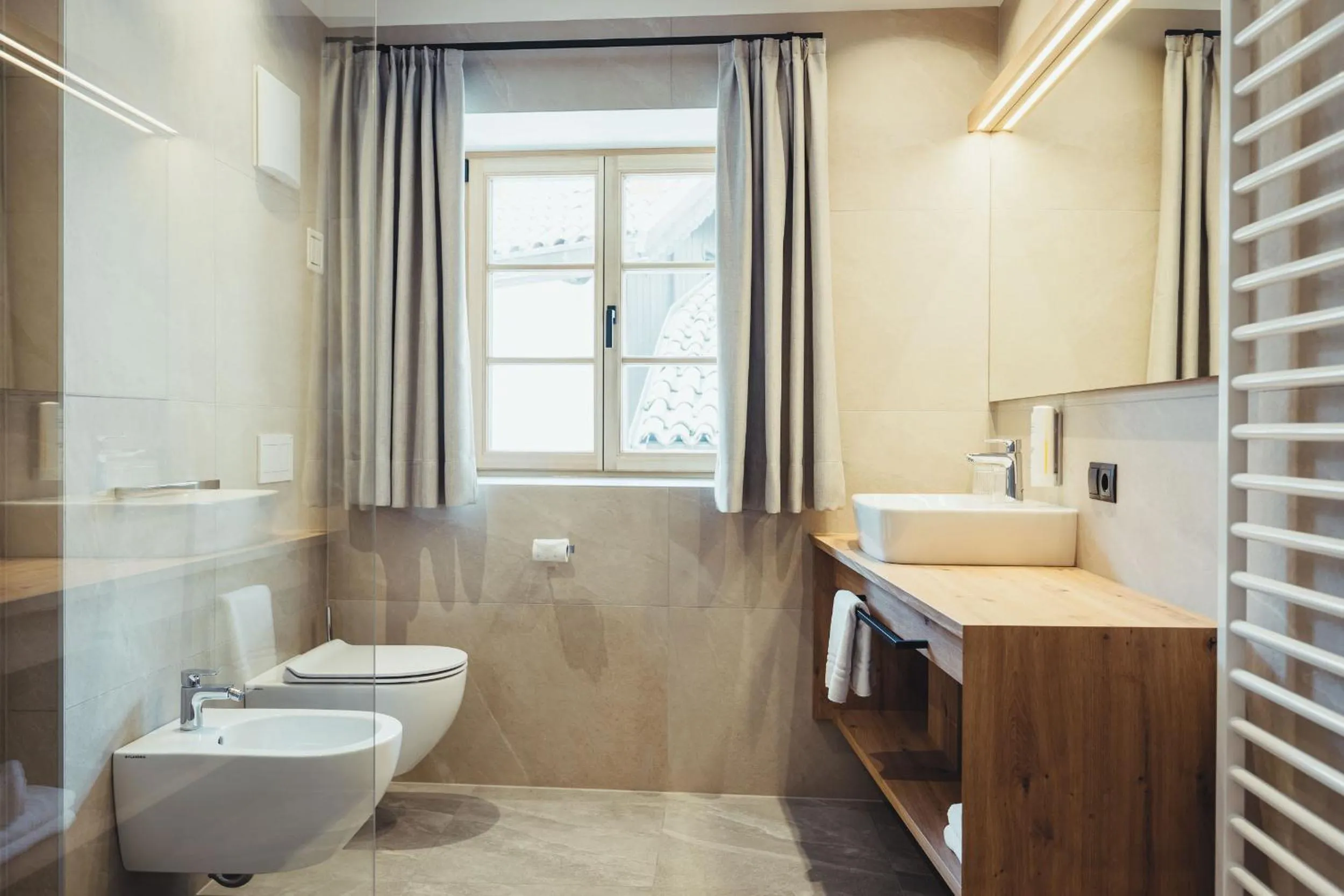 Shower in Hotel Schmuckhof