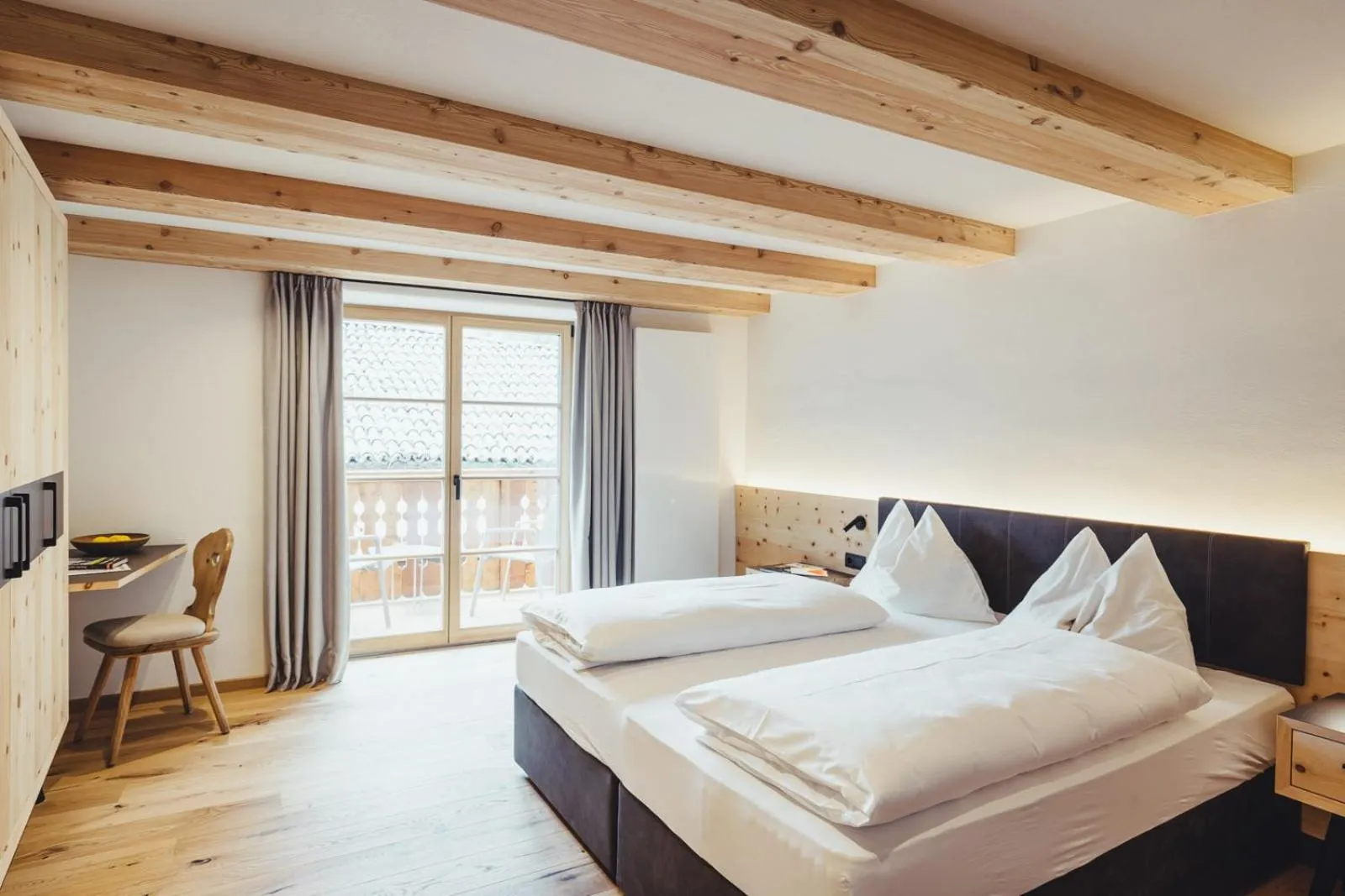 Bedroom, Bed in Hotel Schmuckhof