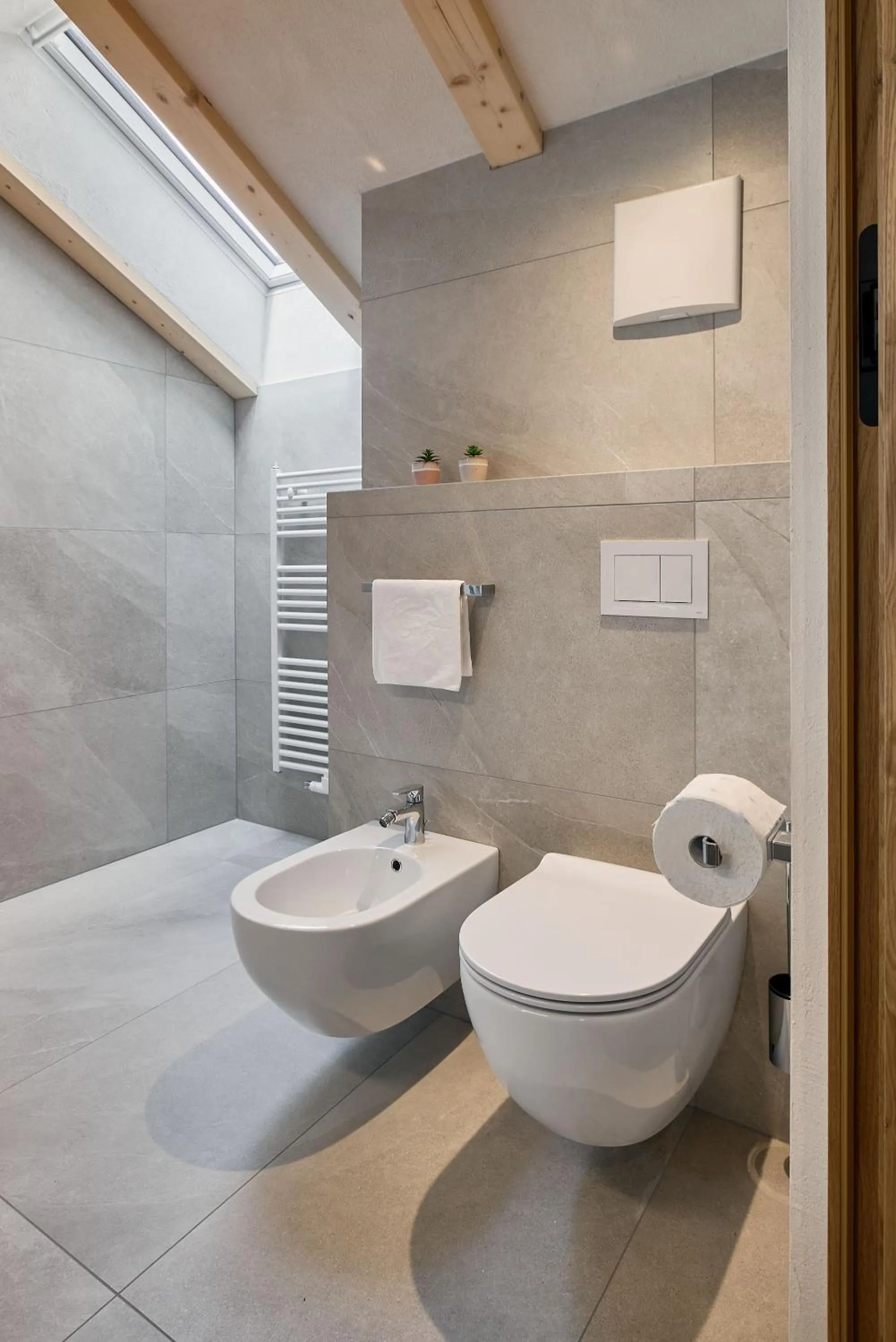 Shower in Hotel Schmuckhof