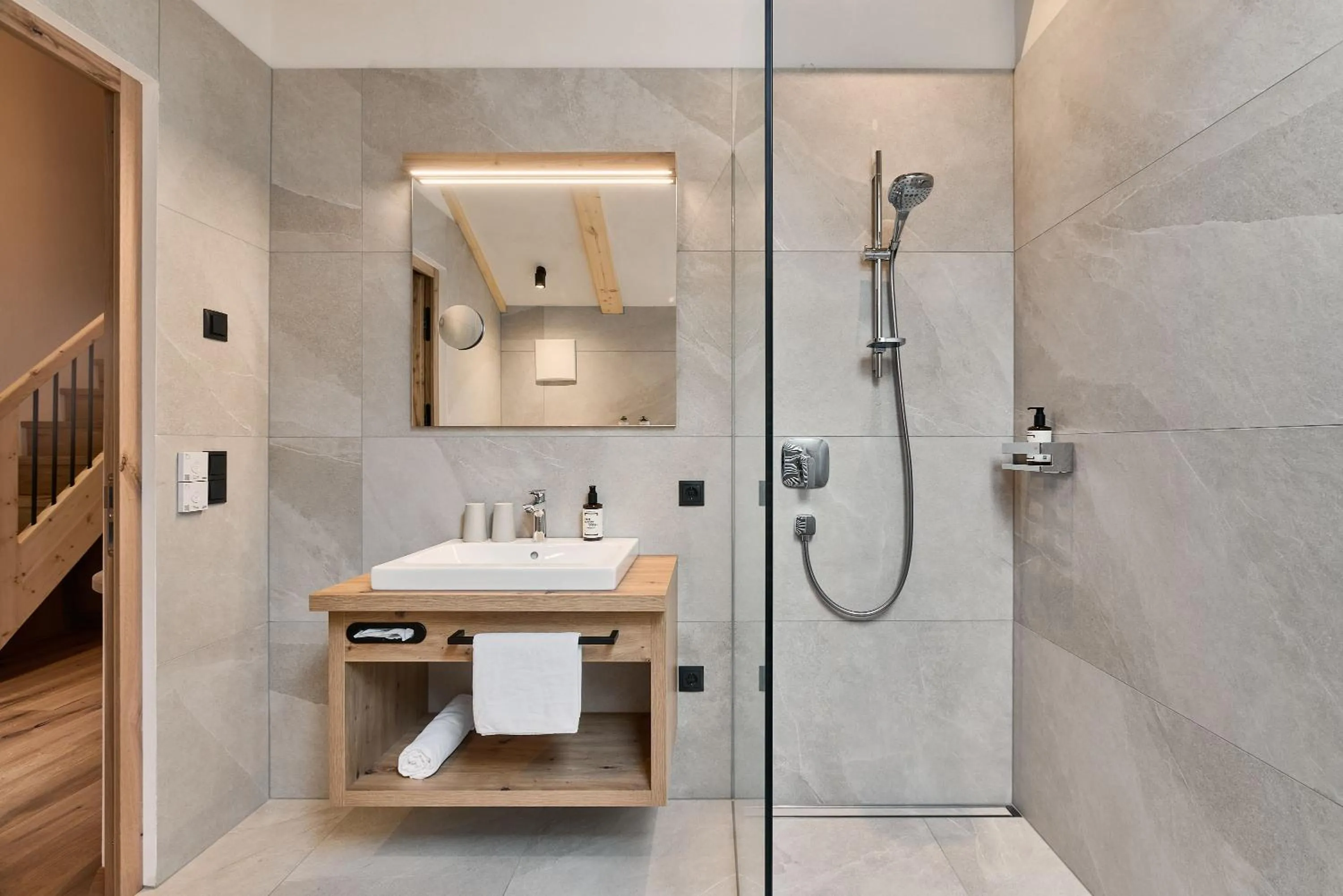 Shower in Hotel Schmuckhof