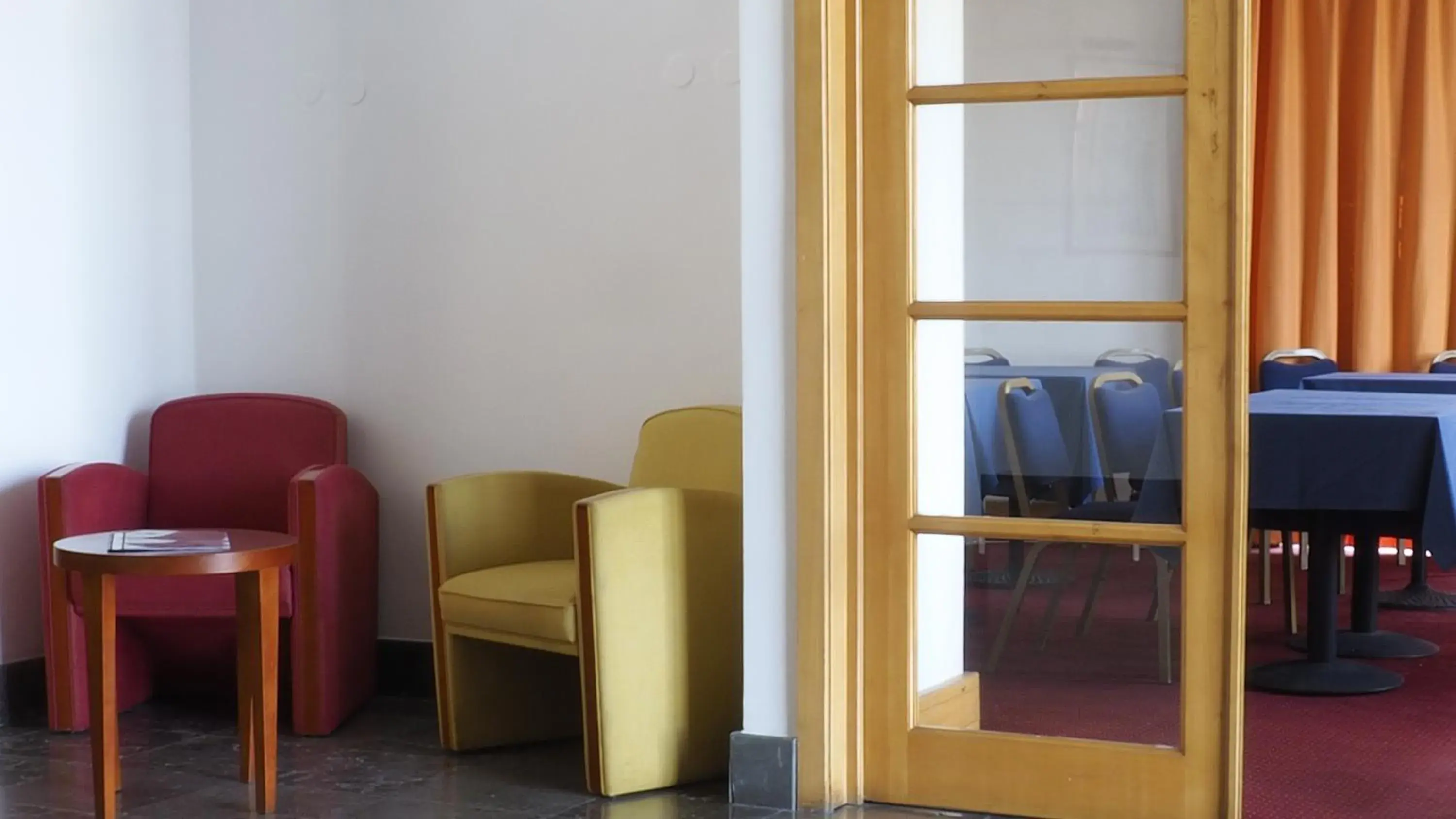 Living room in Flag Hotel Porto Maia Living room in Flag Hotel Porto Maia