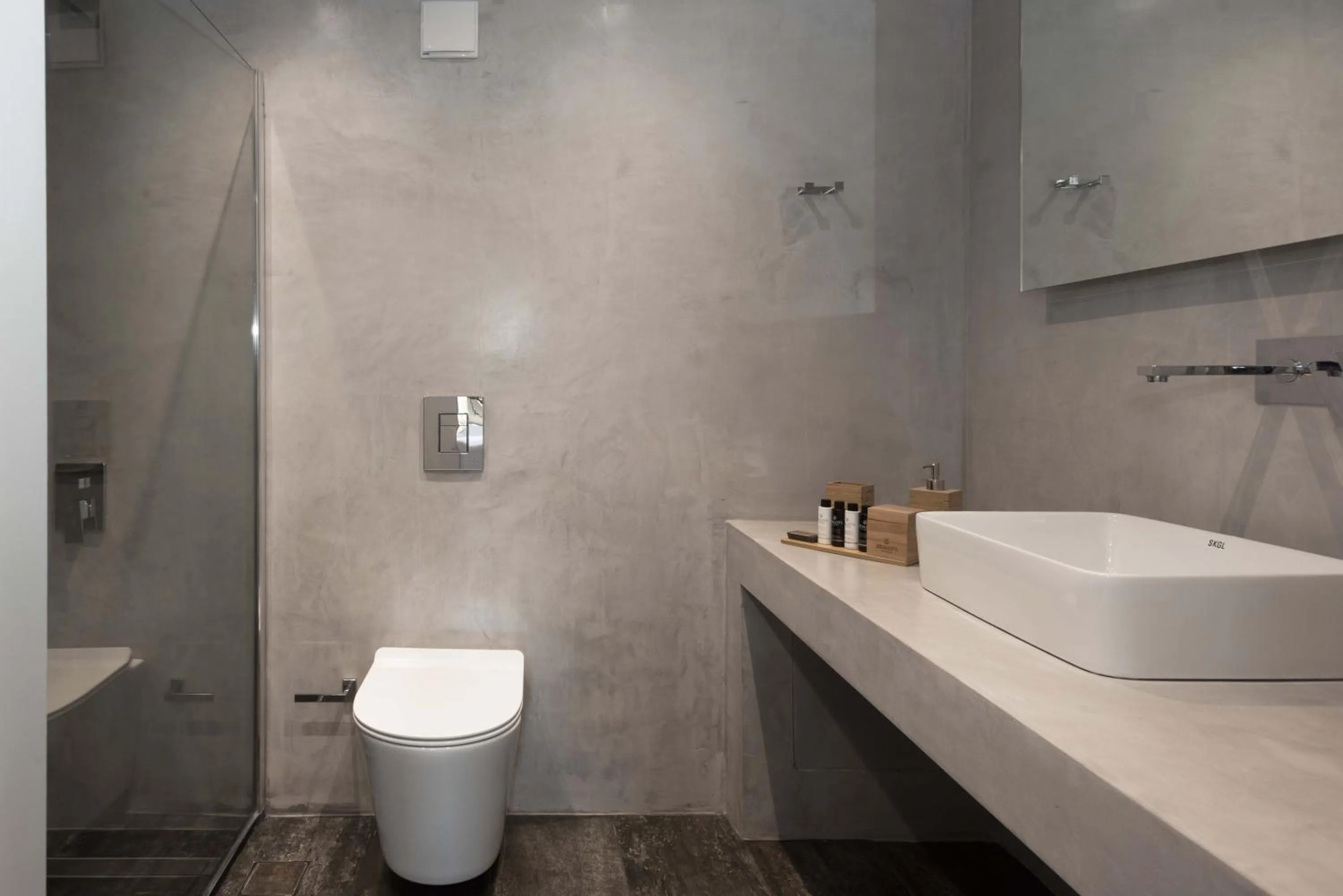 Bathroom in Calme Suites Mani