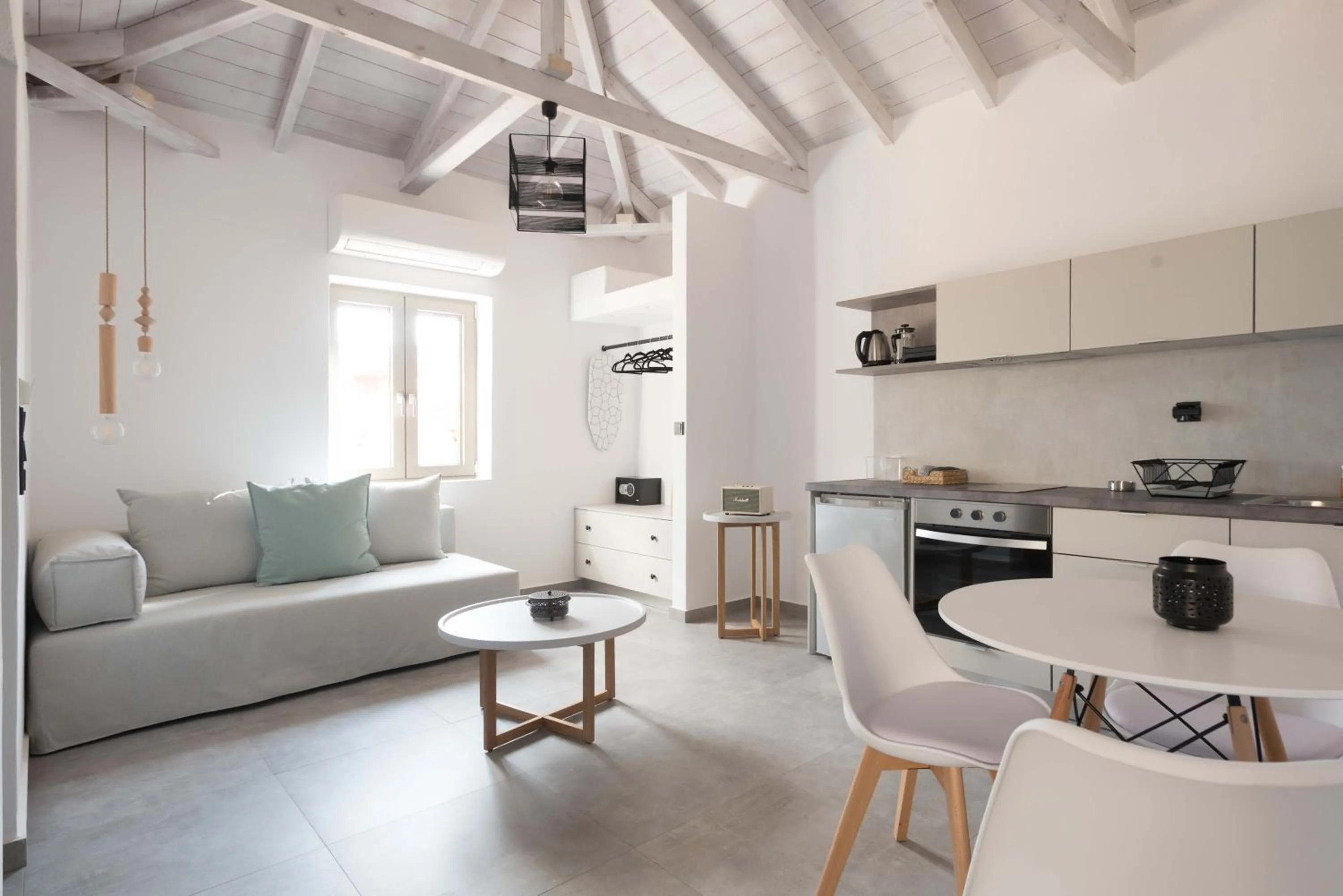 Kitchen or kitchenette in Calme Suites Mani