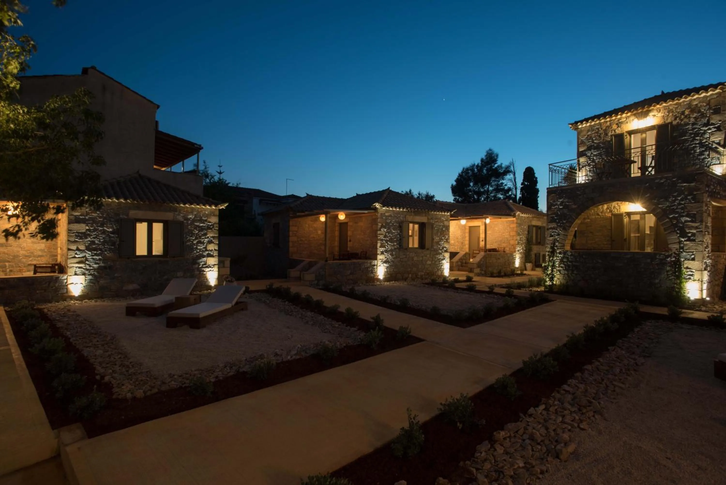 Inner courtyard view in Calme Suites Mani
