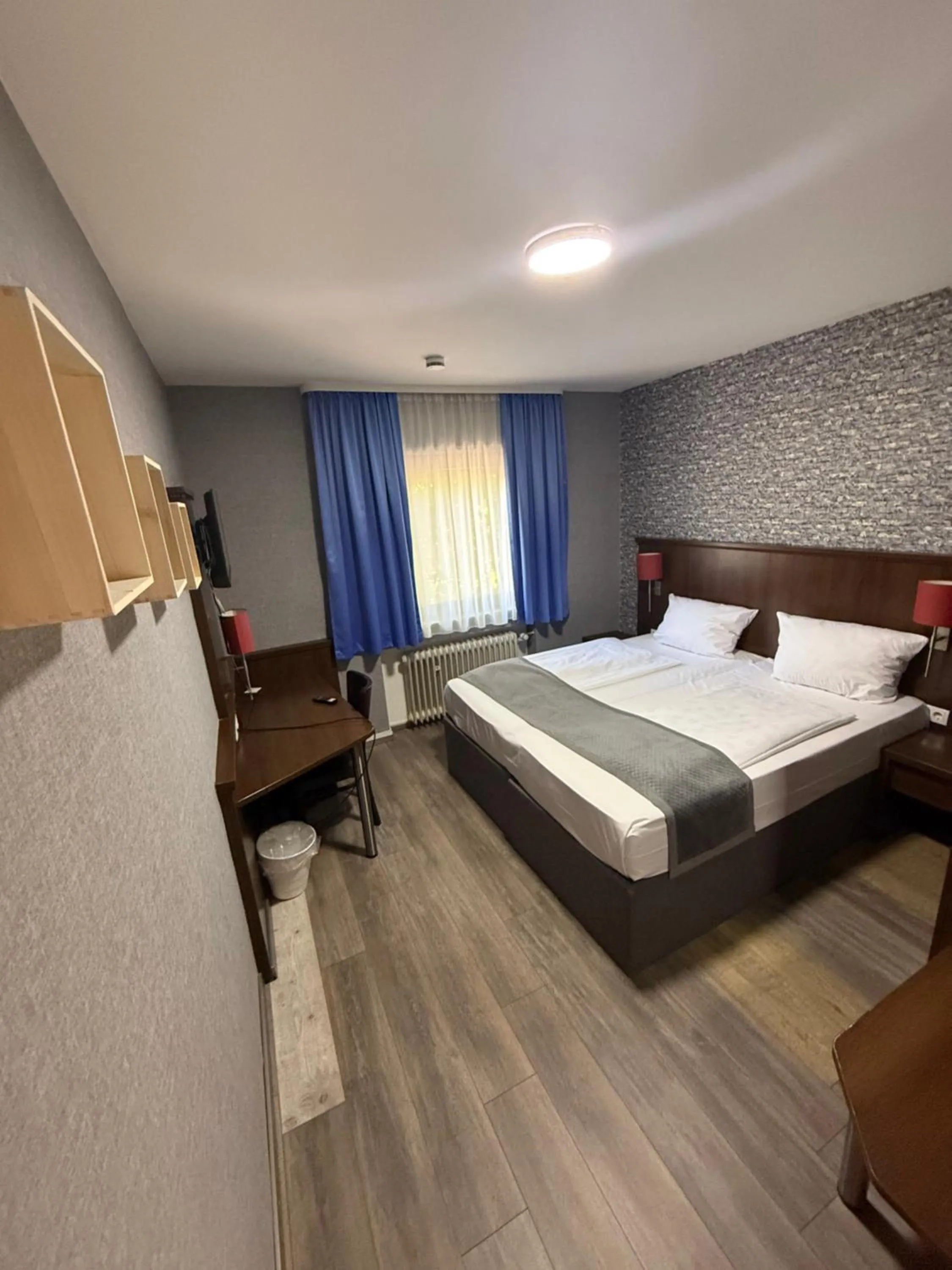 Bed in Parkhotel Lindenhof - KOSTENLOSE PARKPLÄTZE