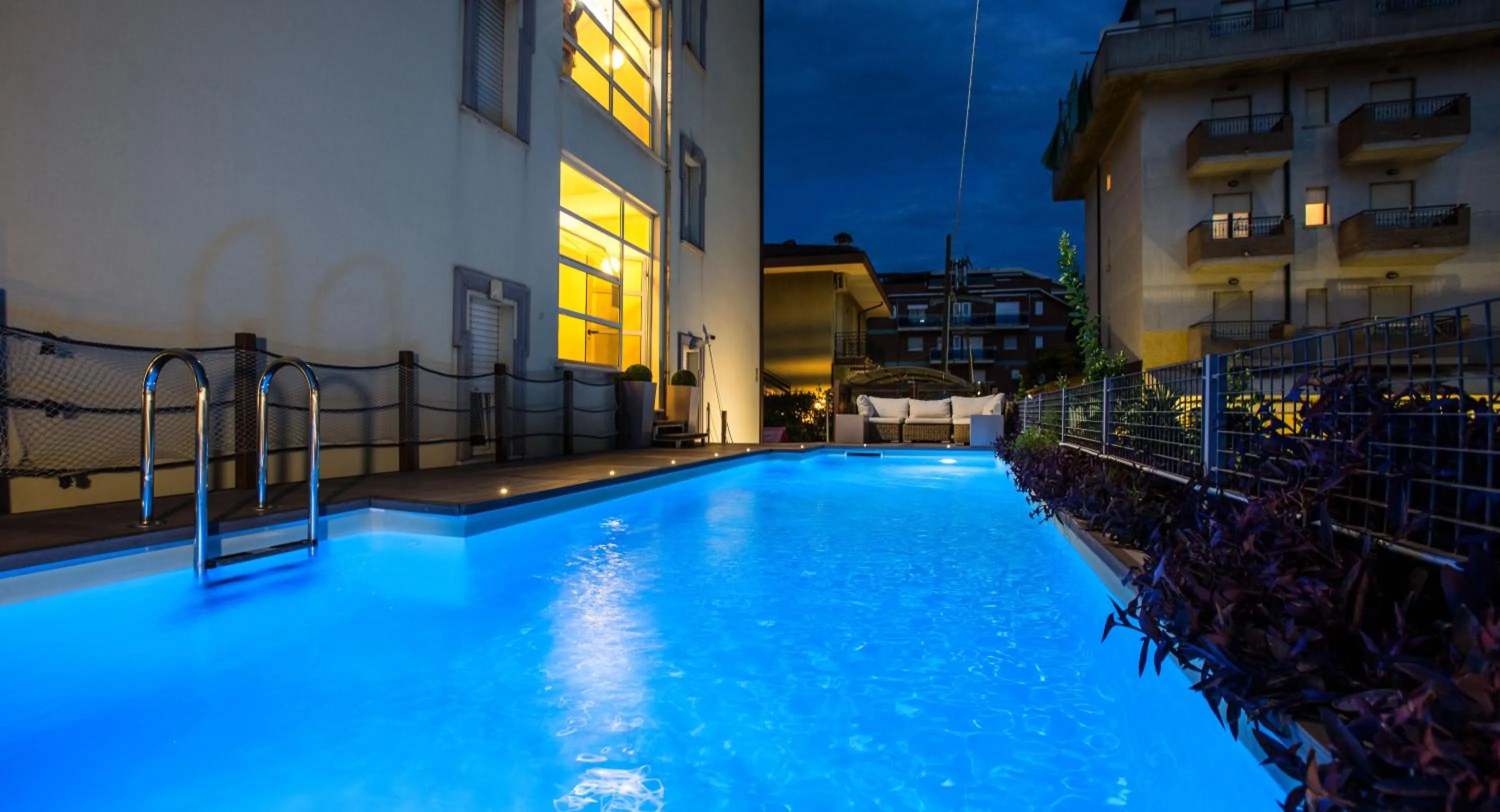 Swimming pool in Residence Anchisemare