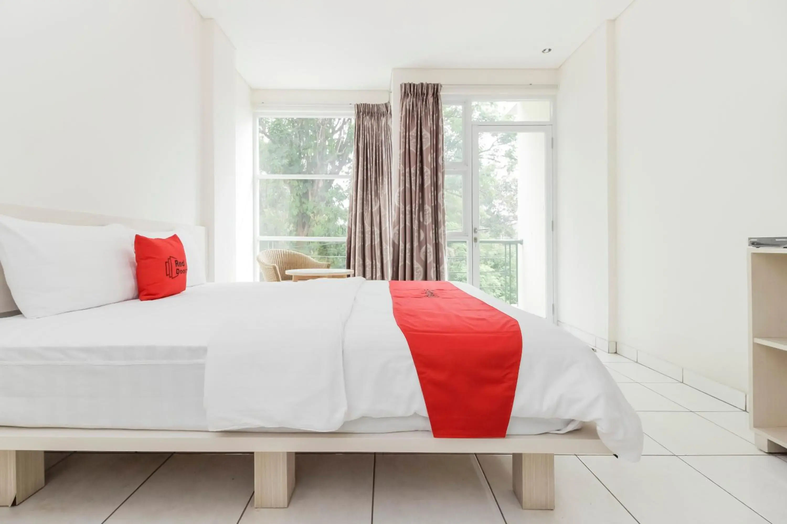 Bedroom, Bed in RedDoorz near Pancoran Bedroom, Bed in RedDoorz near Pancoran