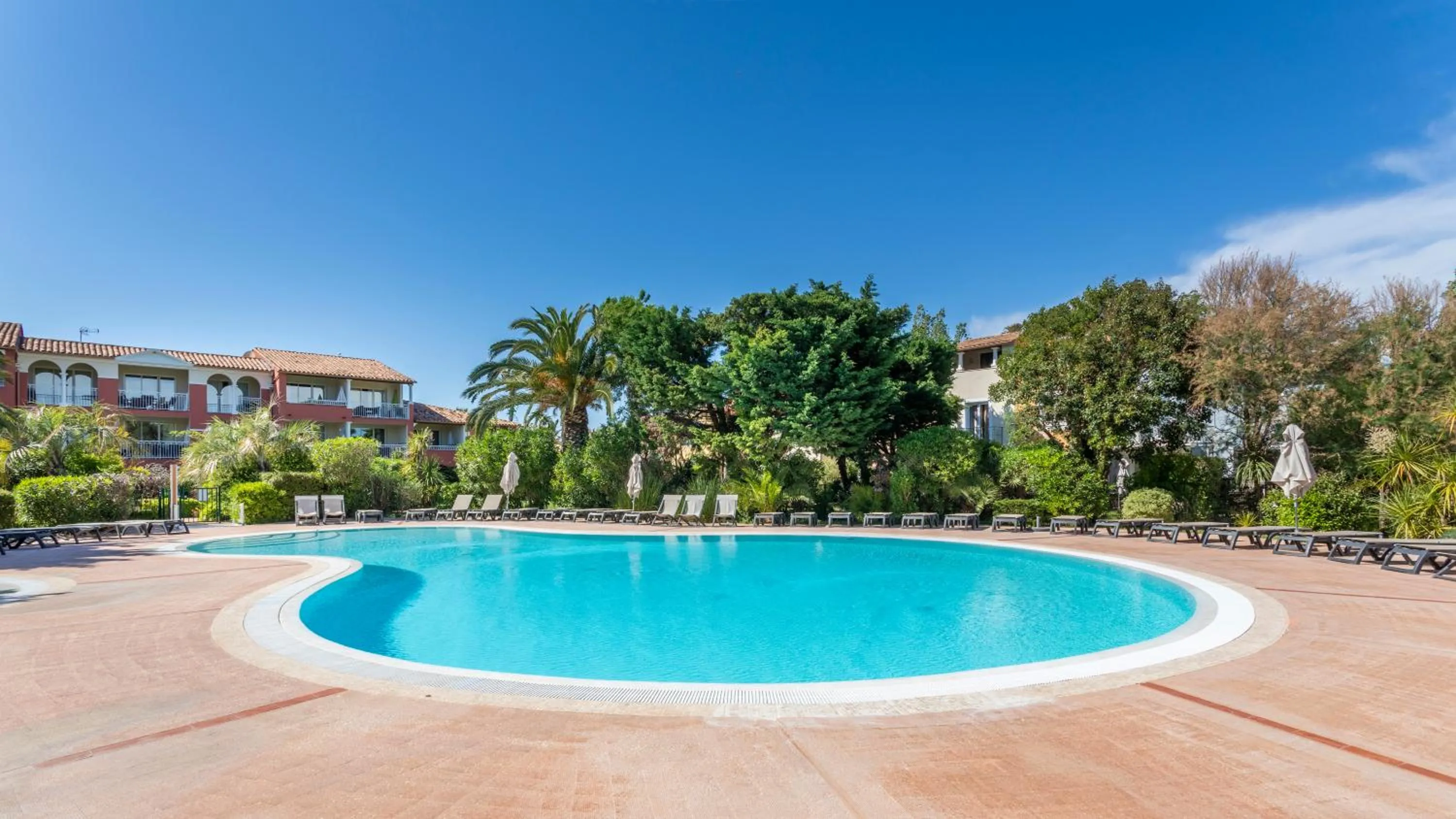 Spring in Résidence Pierre & Vacances le Hameau de la Pinède