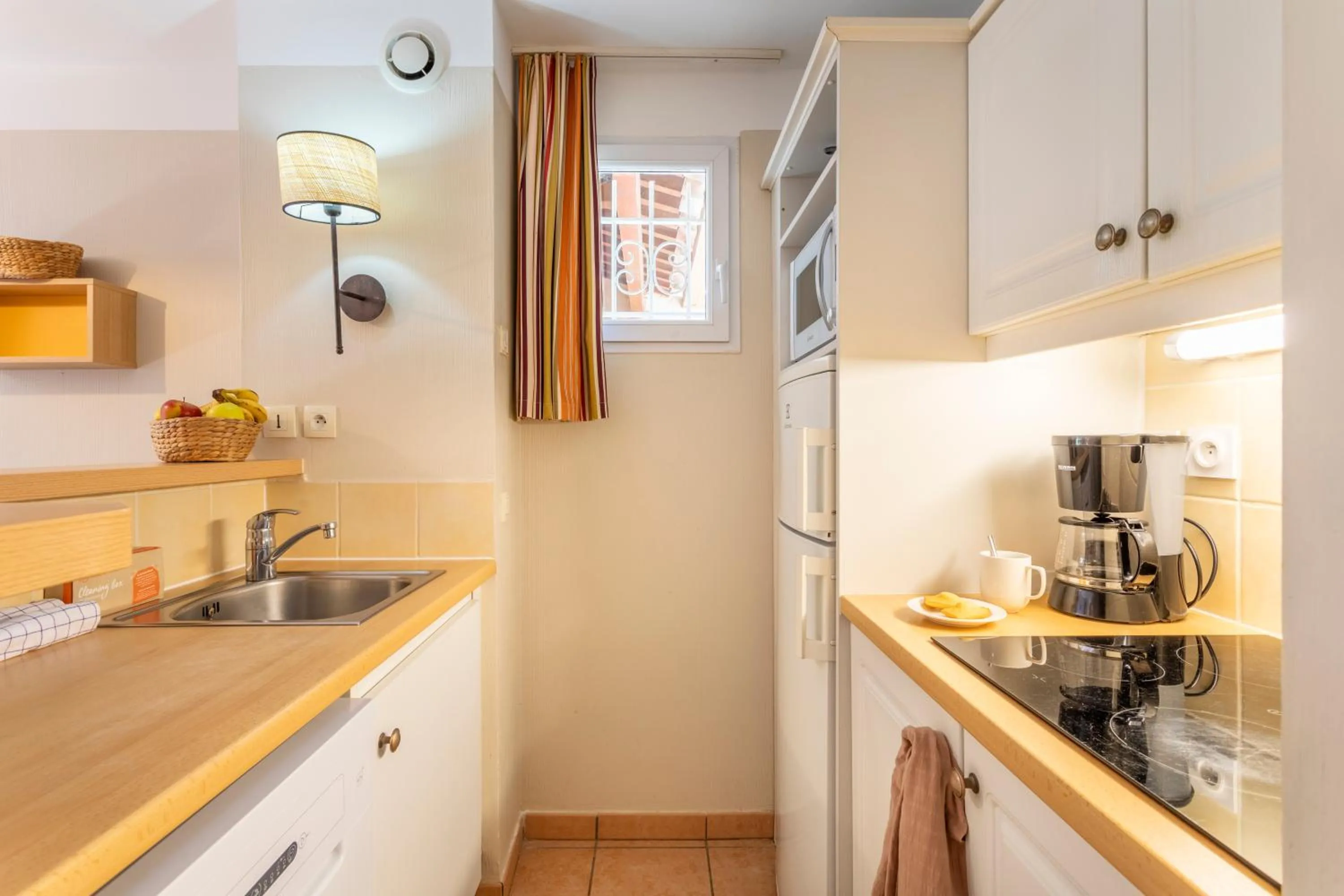 Coffee/tea facilities in Résidence Pierre & Vacances le Hameau de la Pinède